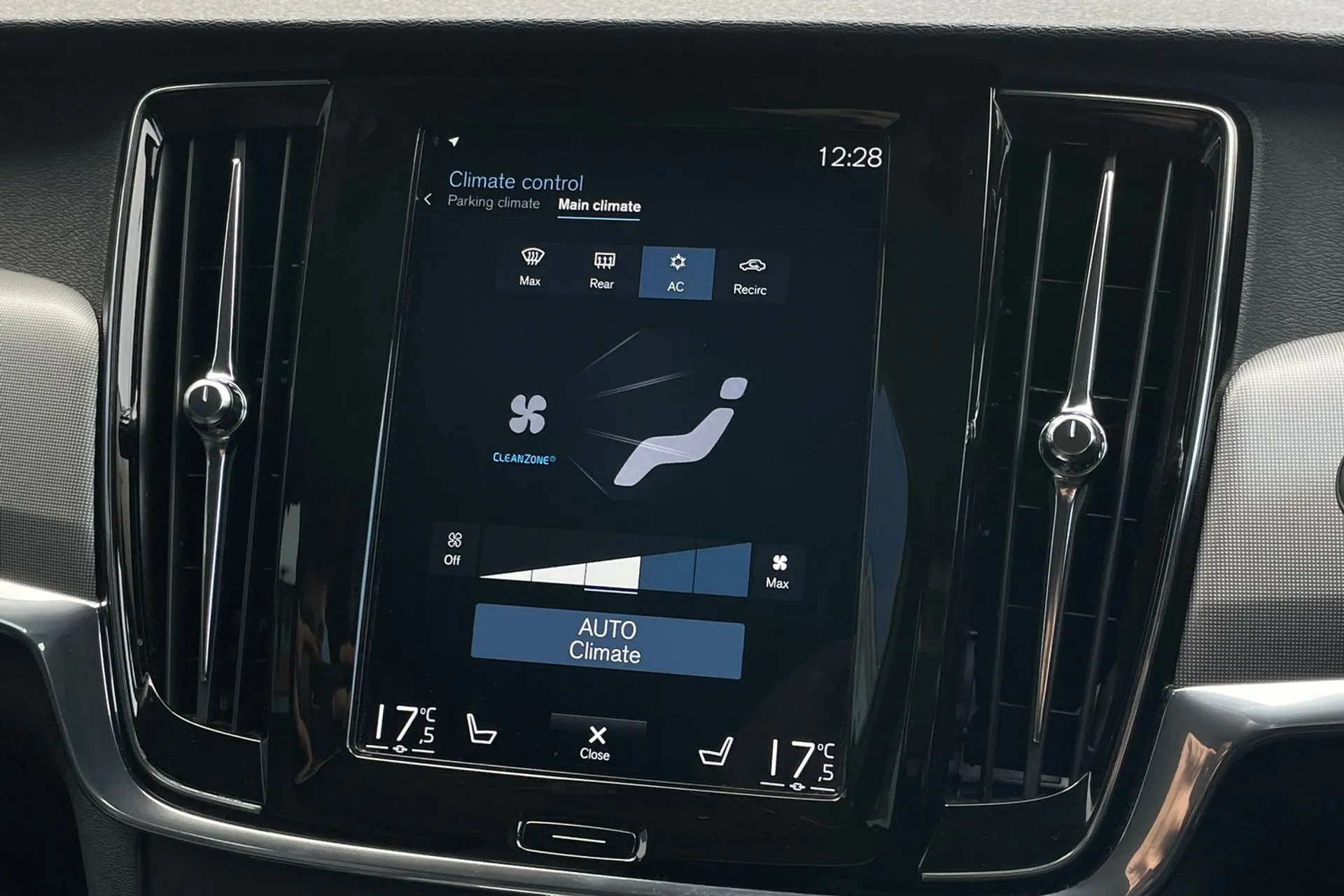 Volvo V90 thumbnail image number 38