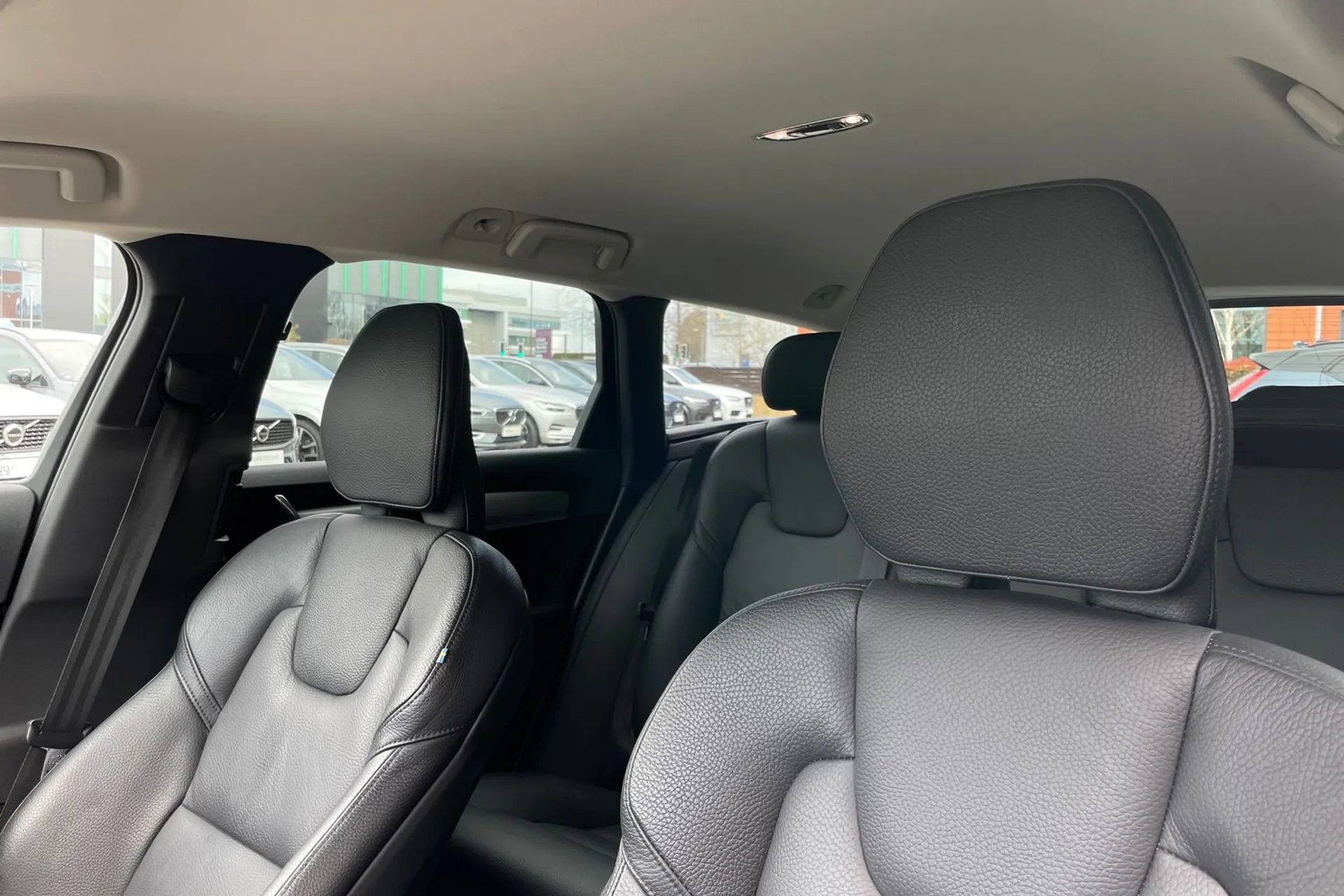 Volvo V90 thumbnail image number 28
