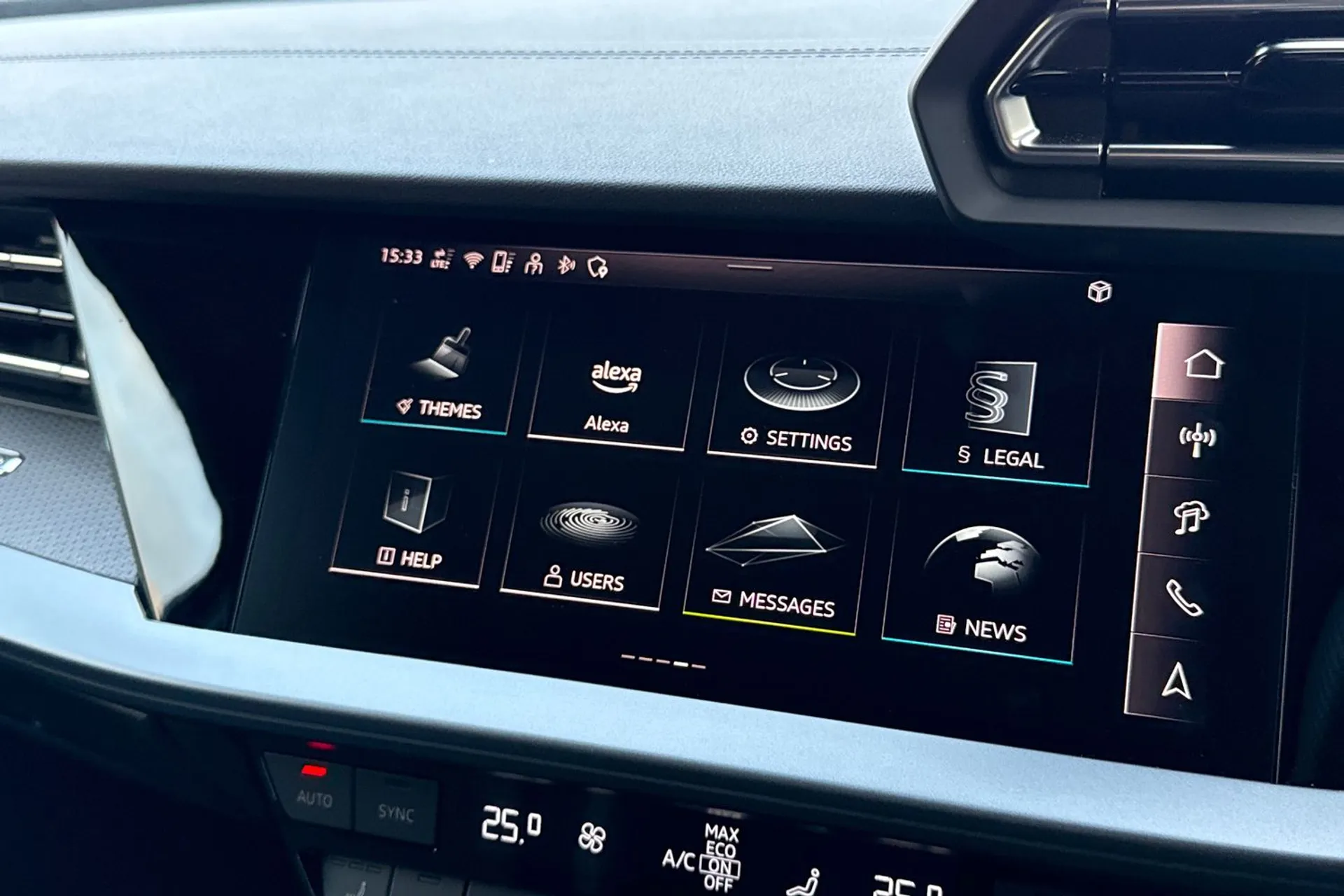 Audi A3 thumbnail image number 43