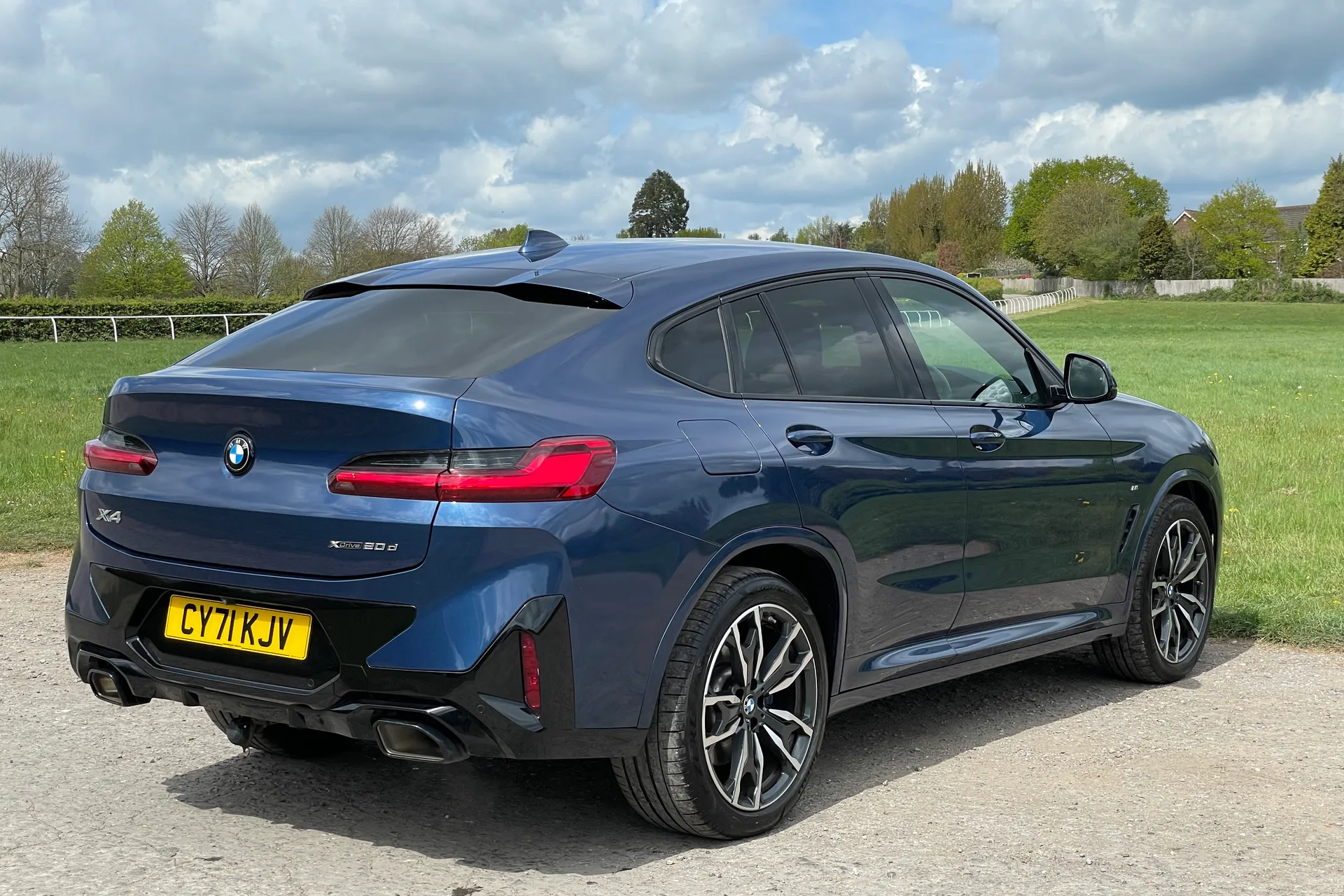 BMW X4 thumbnail image number 23