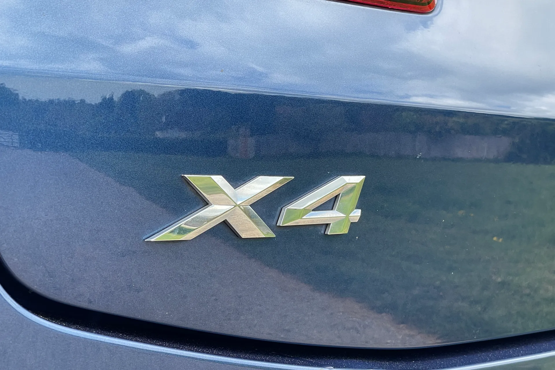 BMW X4 thumbnail image number 16