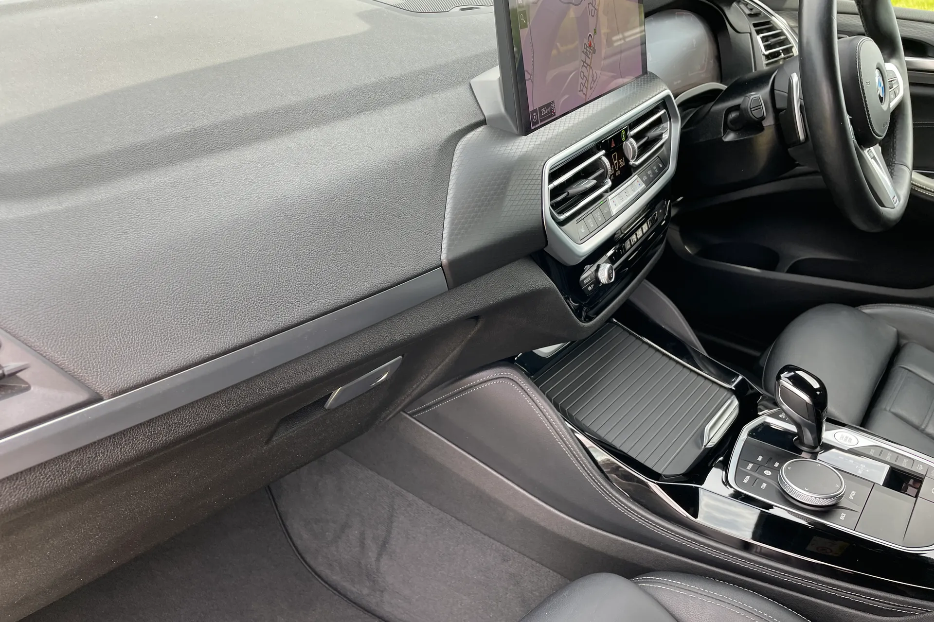 BMW X4 thumbnail image number 36
