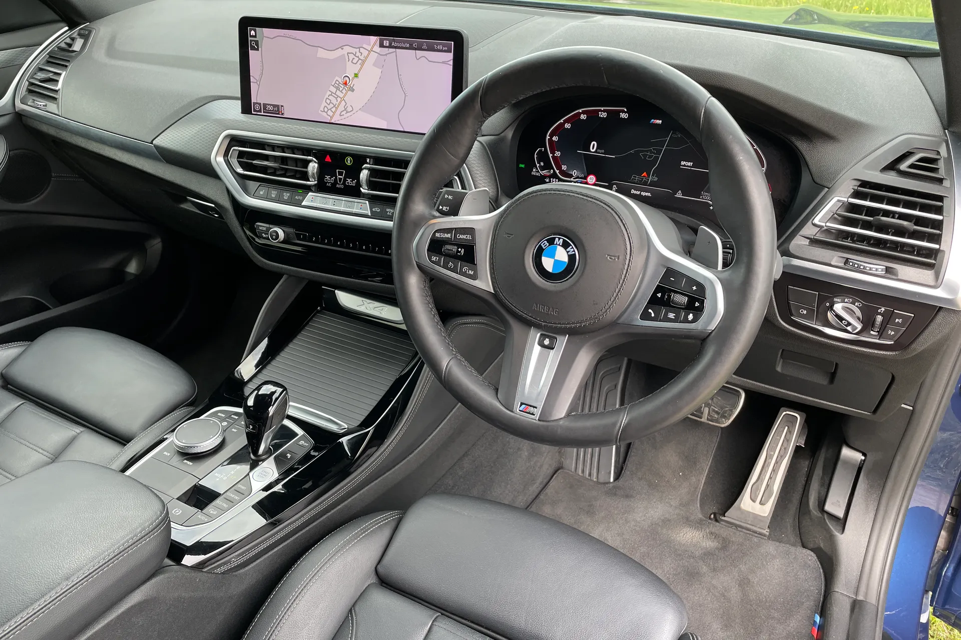 BMW X4 thumbnail image number 32