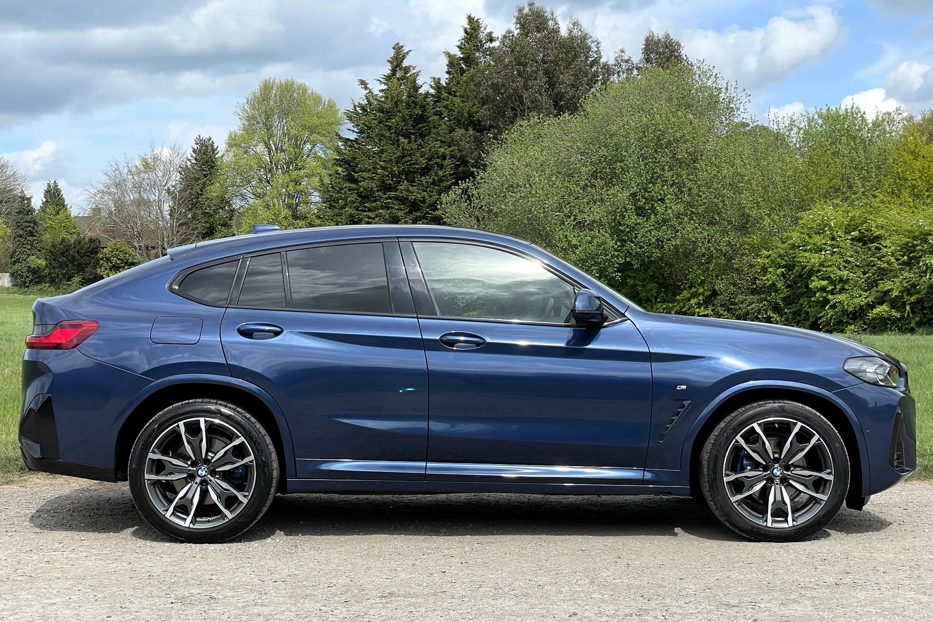 BMW X4 thumbnail image number 2