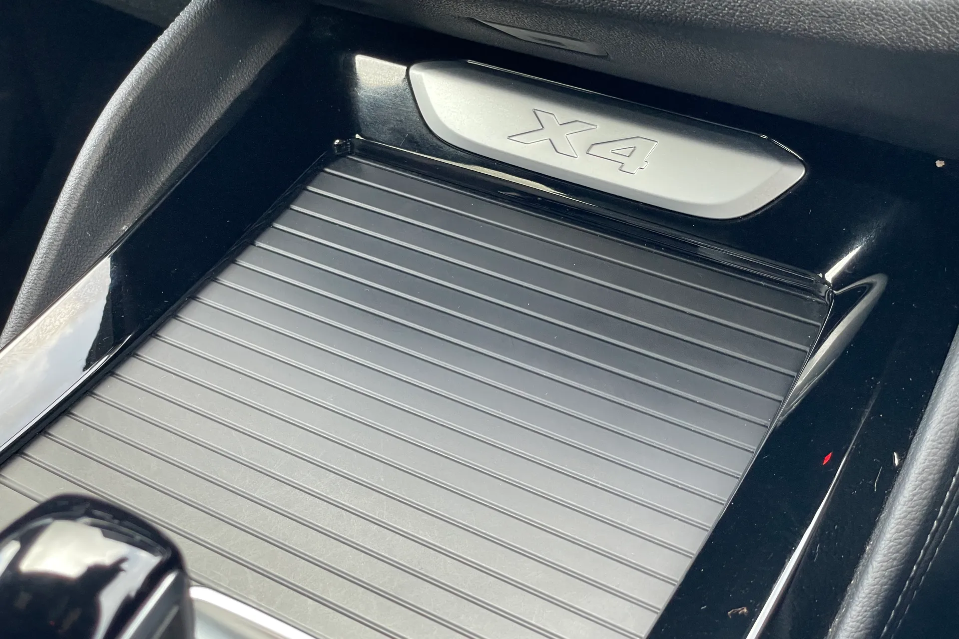 BMW X4 thumbnail image number 47