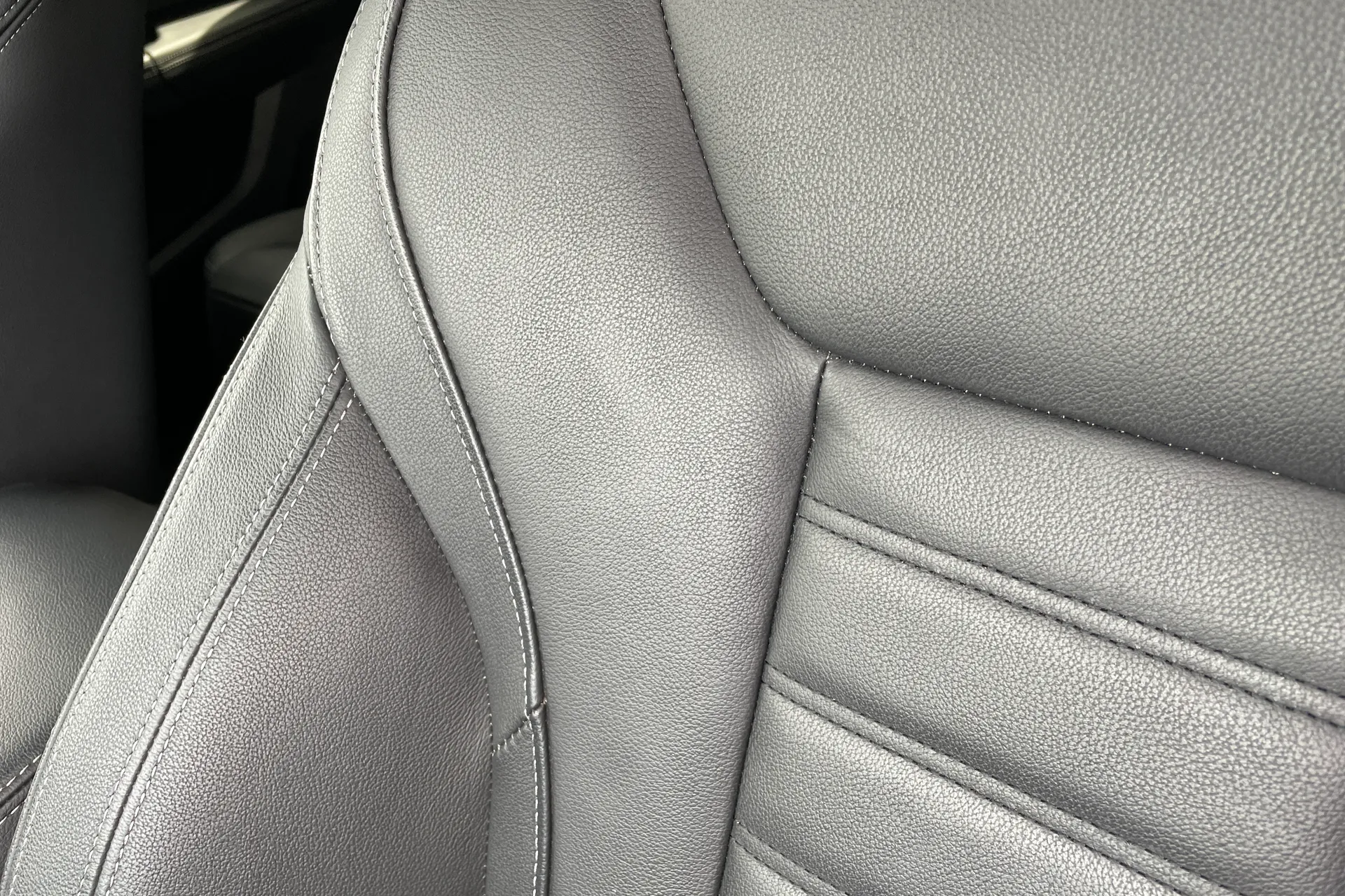 BMW X4 thumbnail image number 35