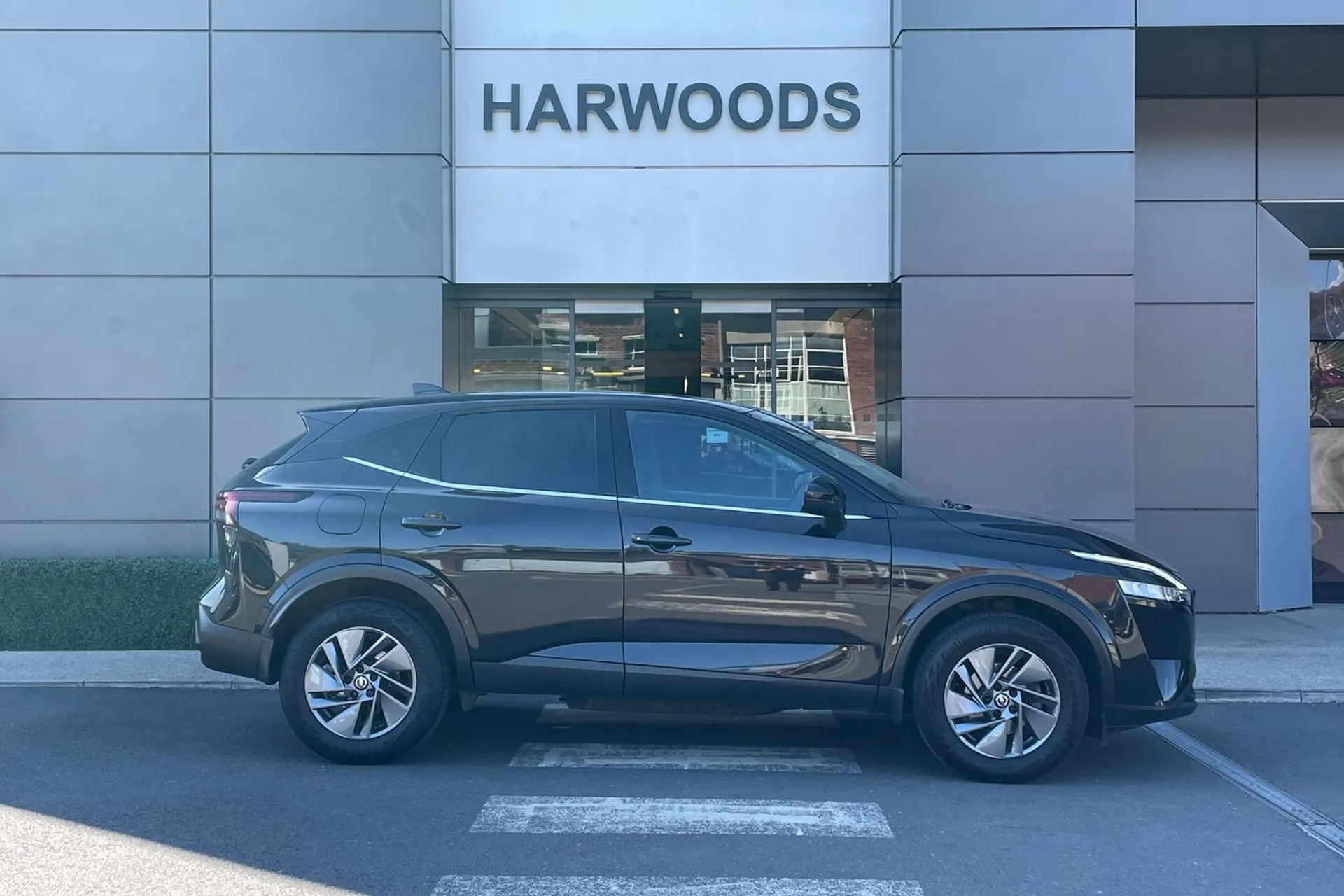NISSAN QASHQAI thumbnail image number 2