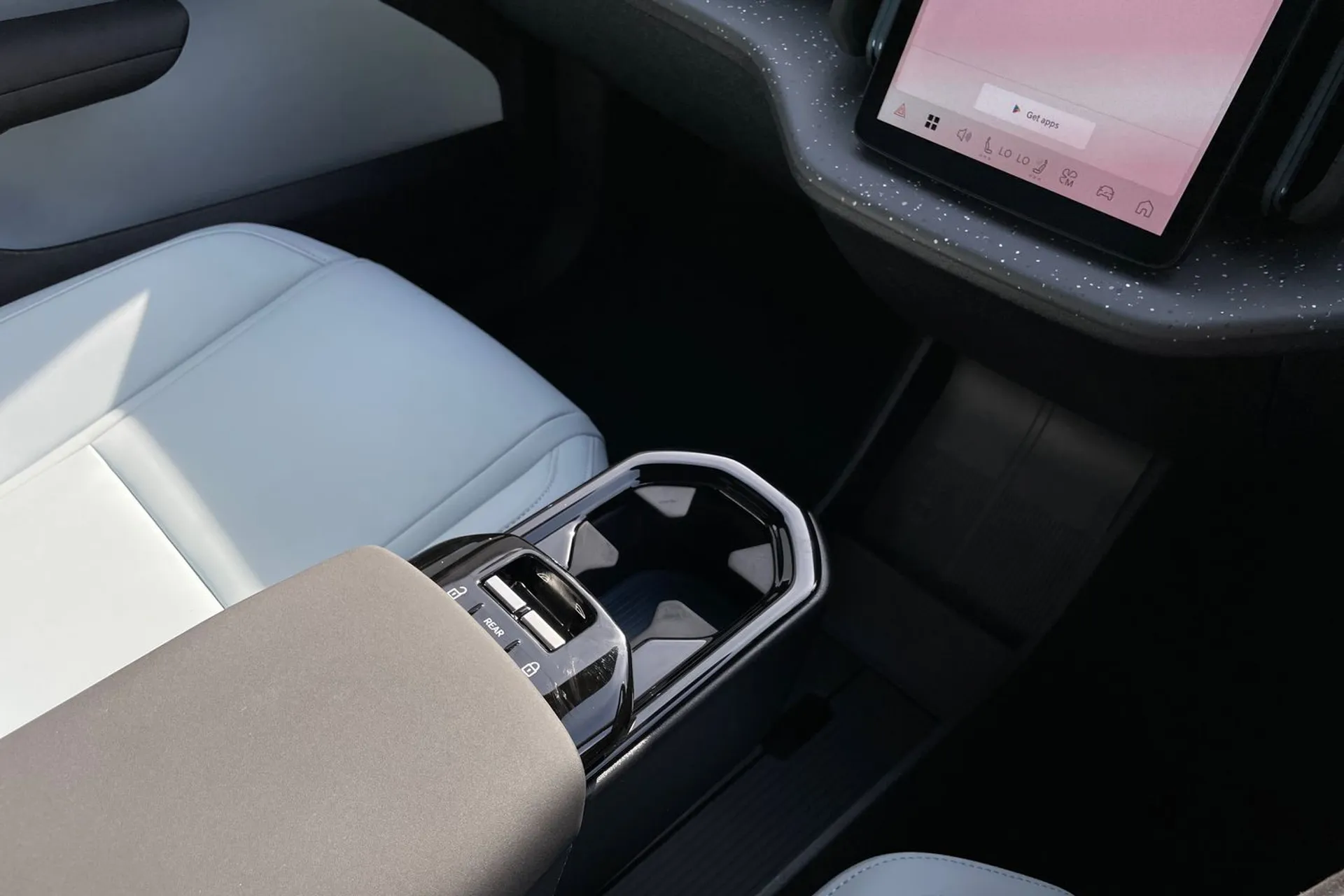Volvo EX30 thumbnail image number 42
