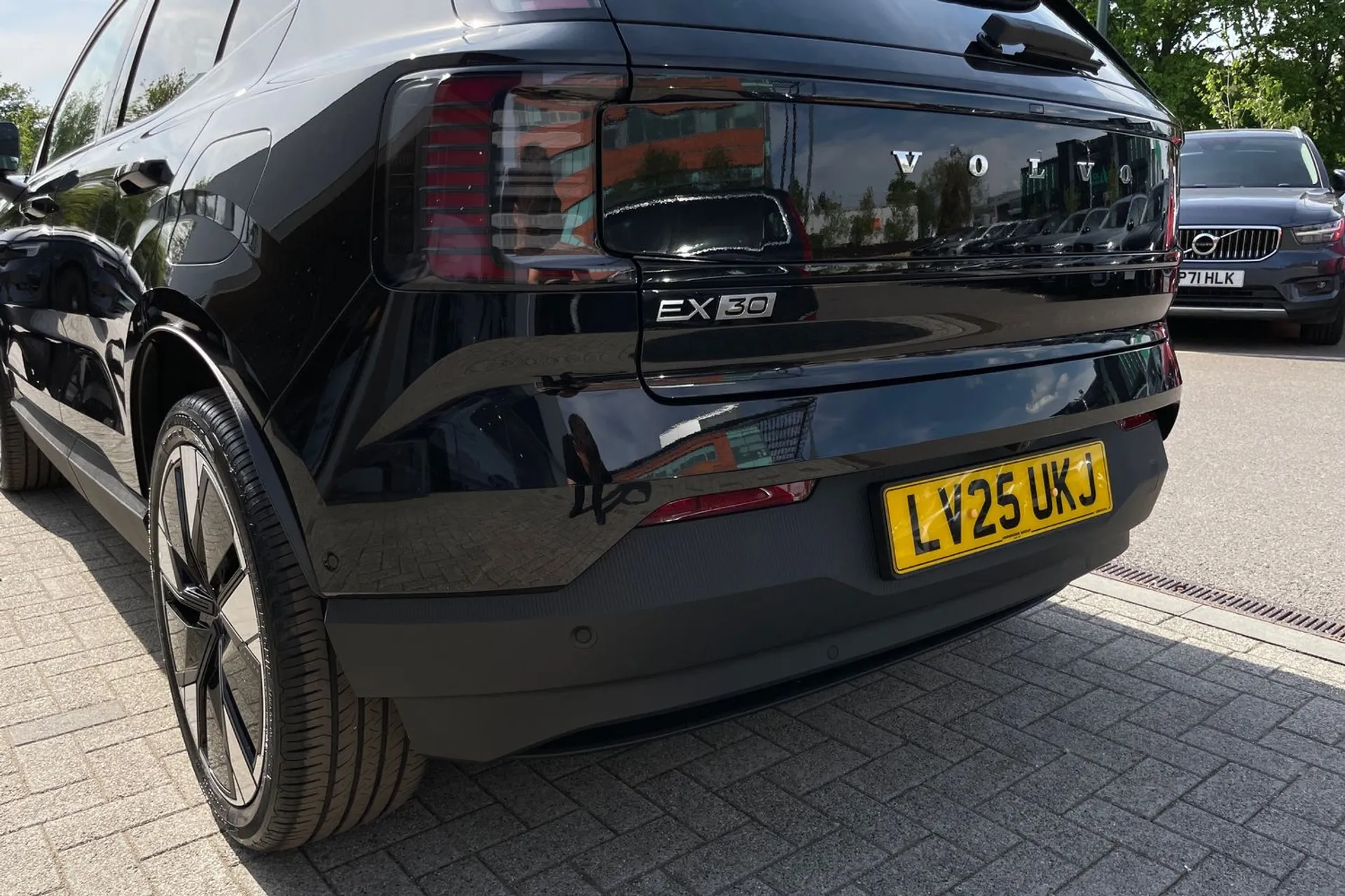 Volvo EX30 thumbnail image number 17