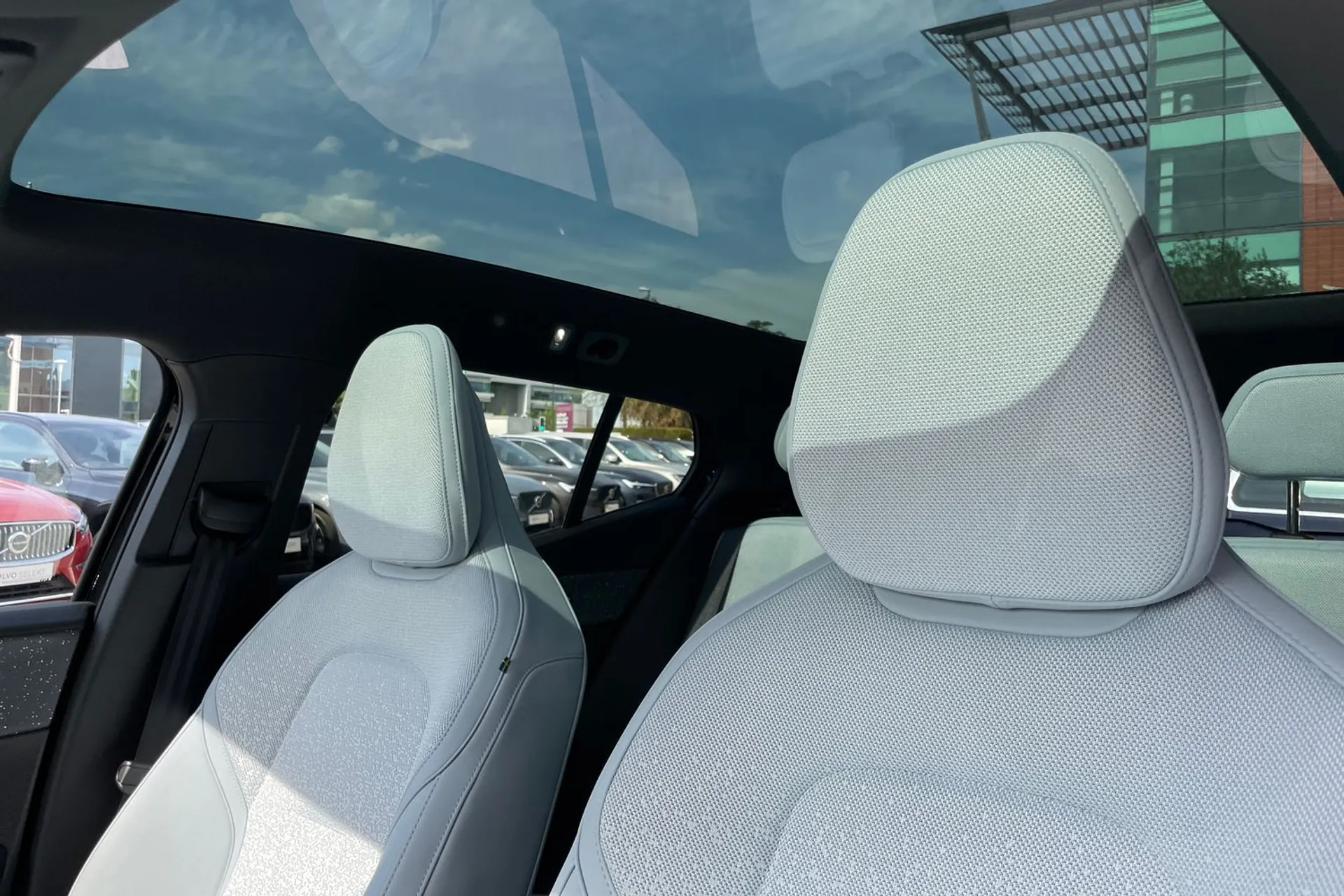 Volvo EX30 thumbnail image number 28