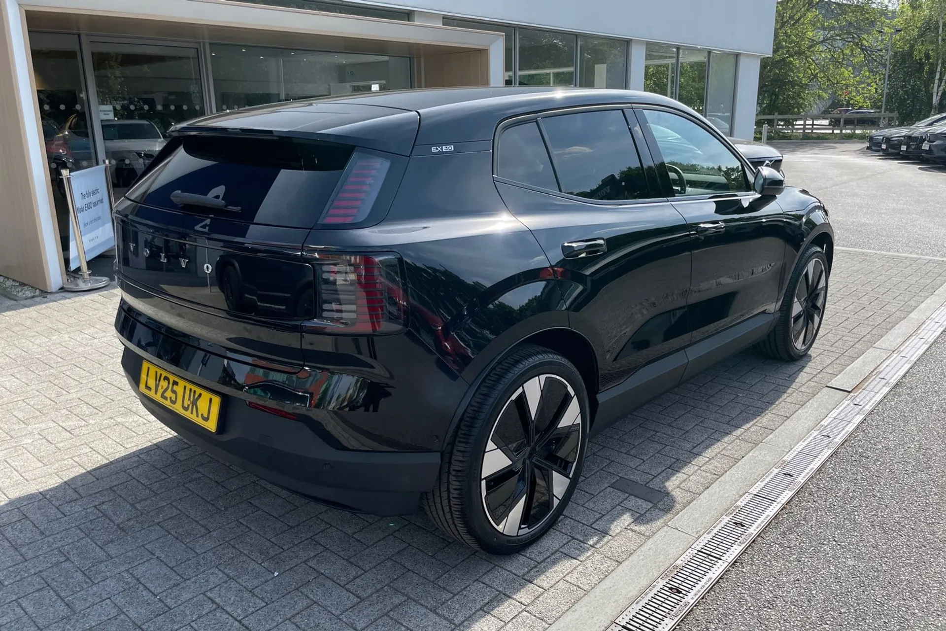 Volvo EX30 thumbnail image number 7