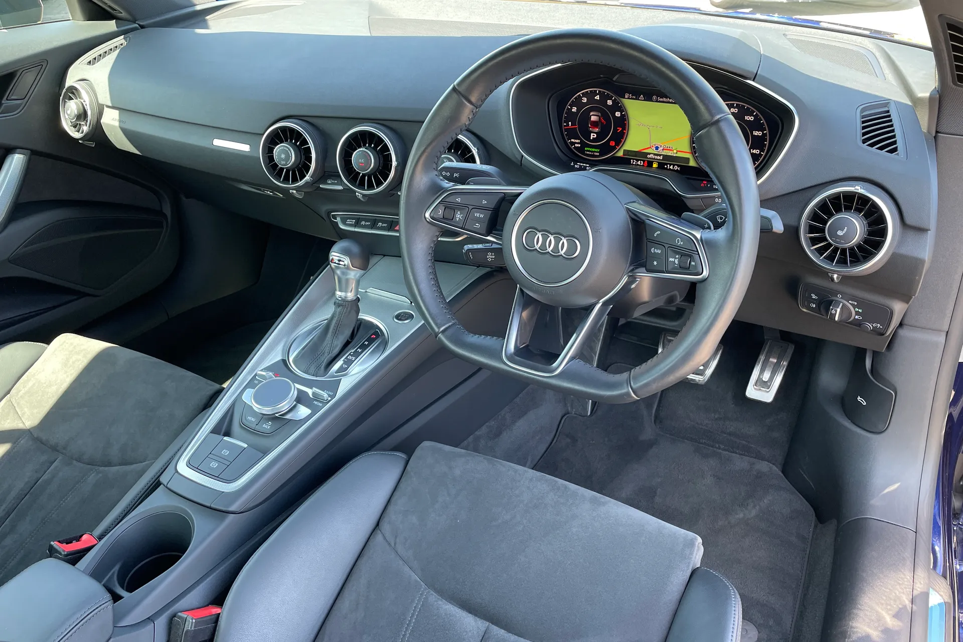 Audi TT thumbnail image number 3