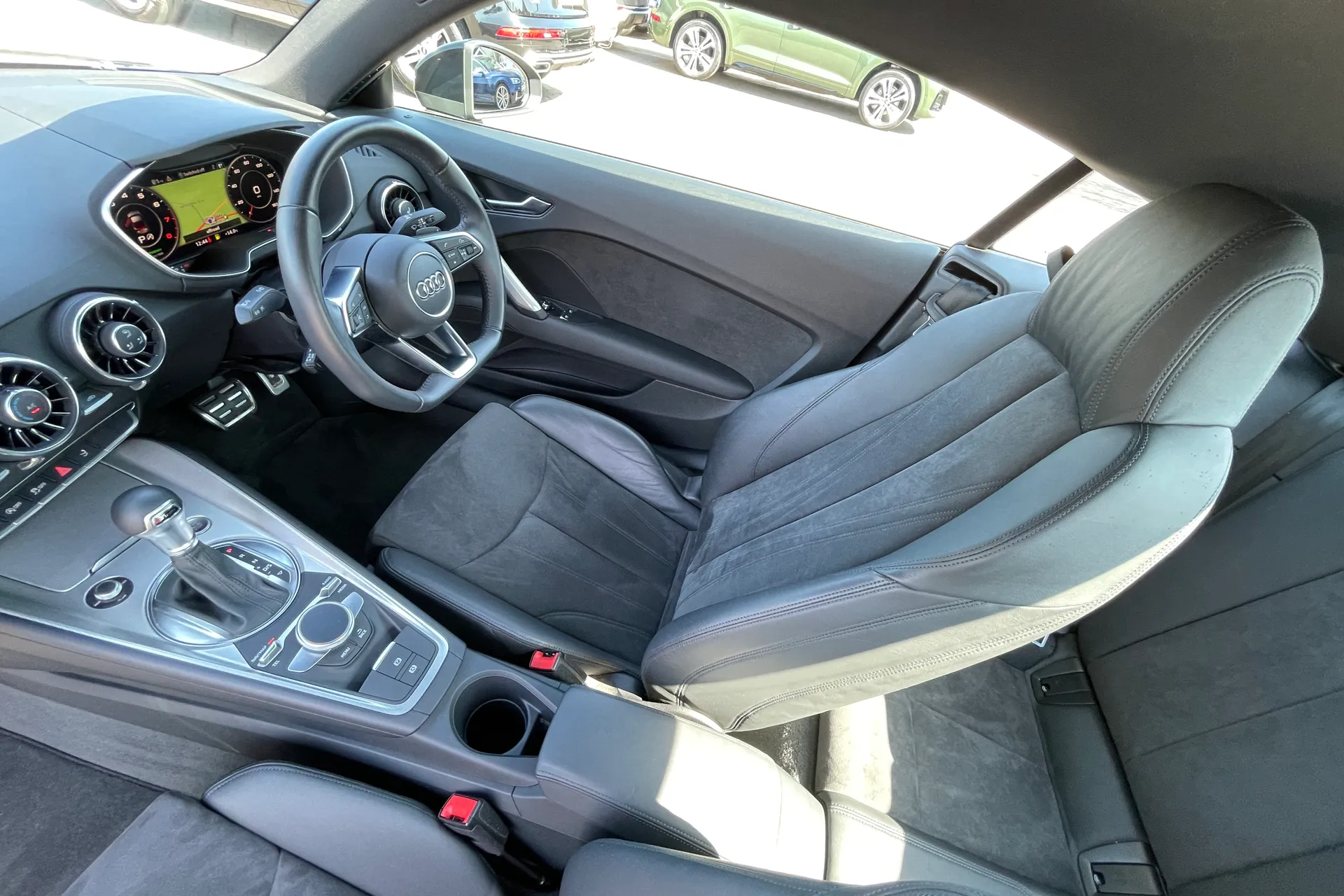 Audi TT thumbnail image number 31