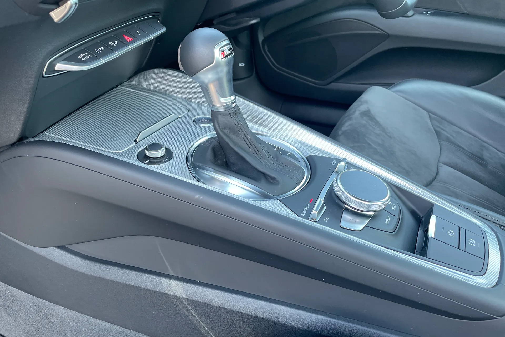 Audi TT thumbnail image number 12