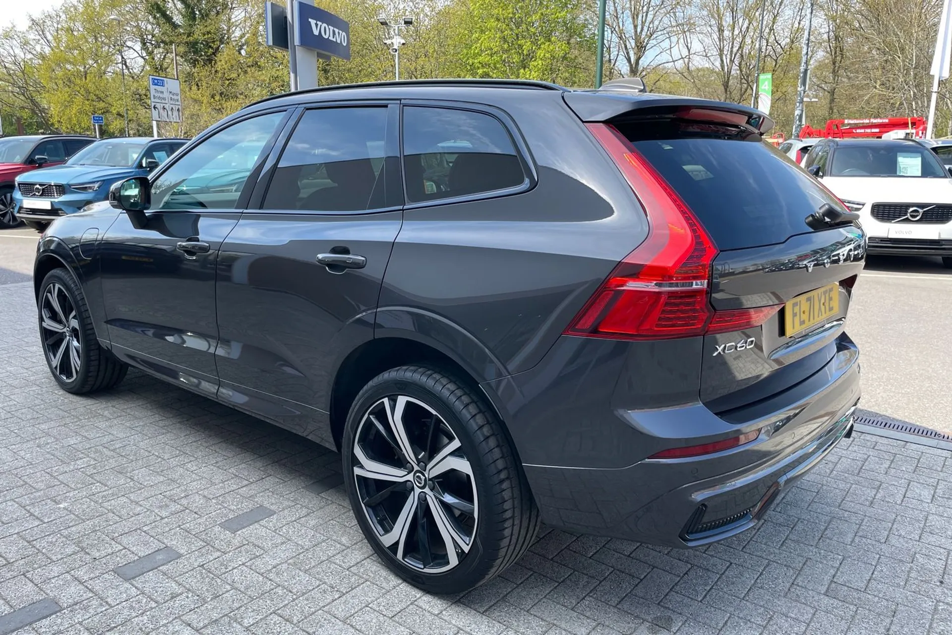 Volvo XC60 thumbnail image number 9