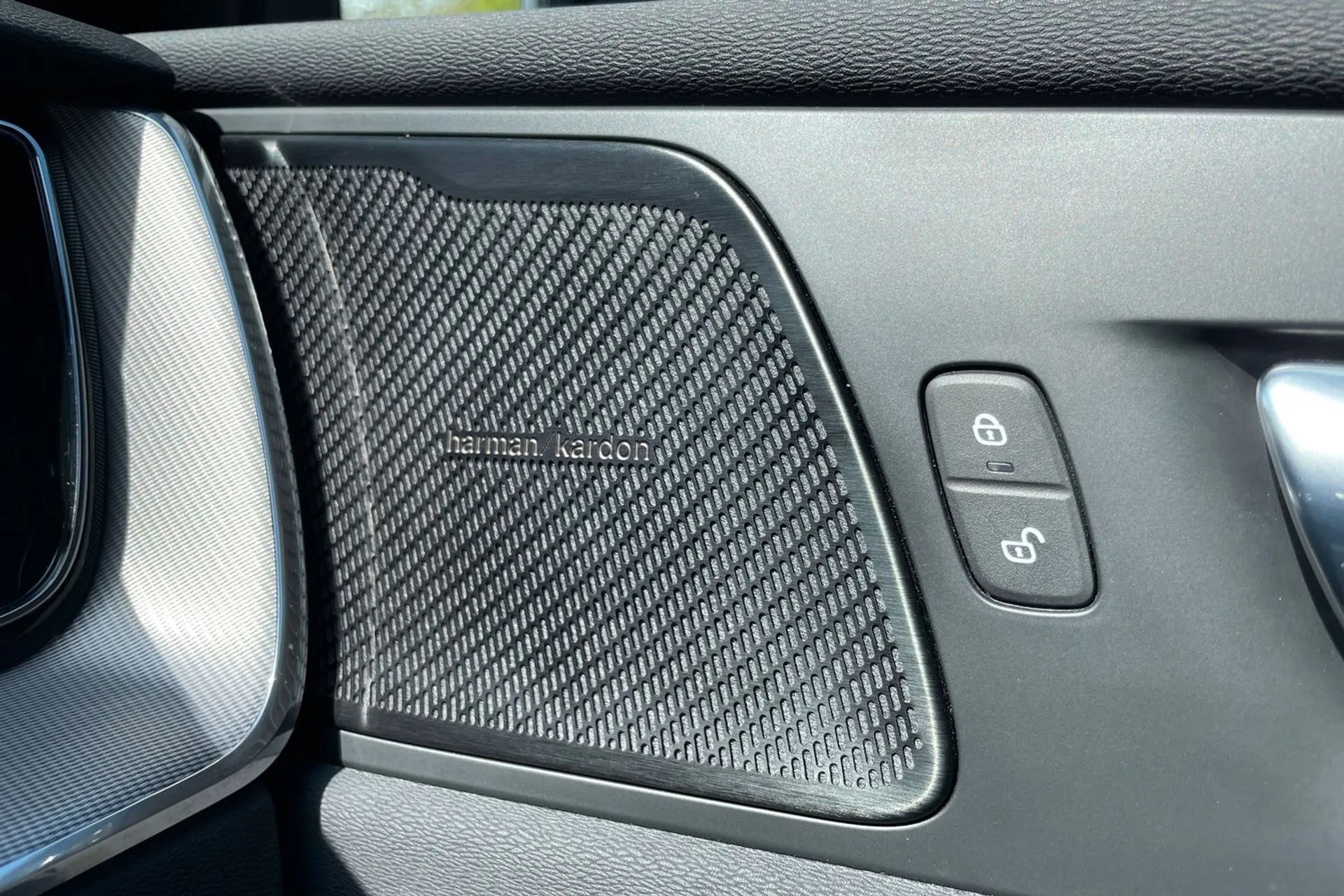 Volvo XC60 thumbnail image number 41
