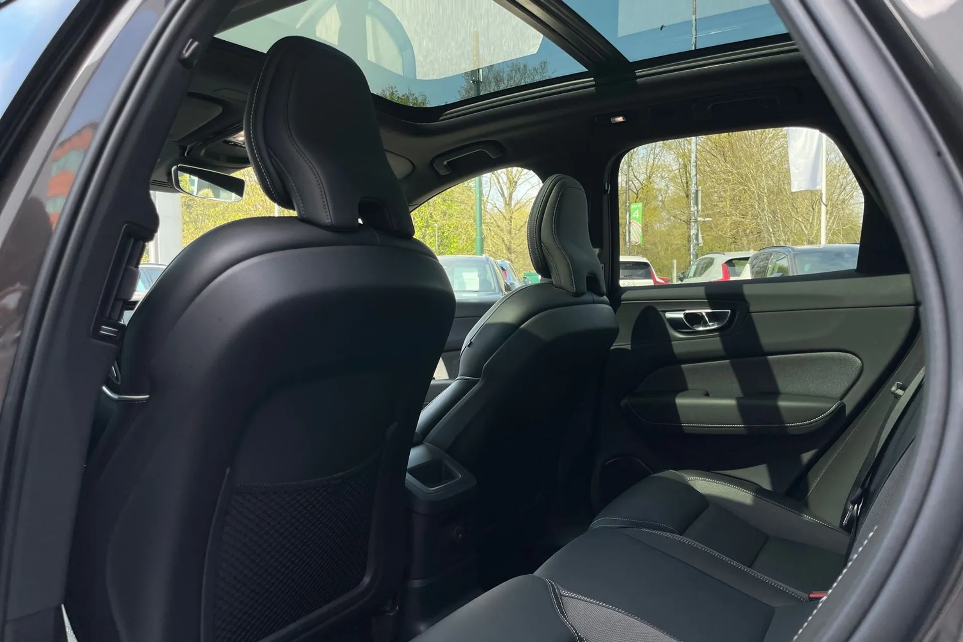 Volvo XC60 thumbnail image number 30