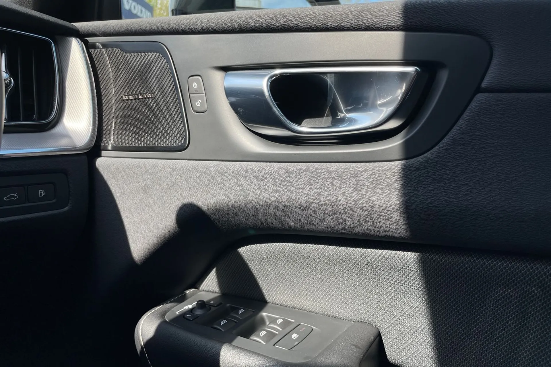 Volvo XC60 thumbnail image number 40