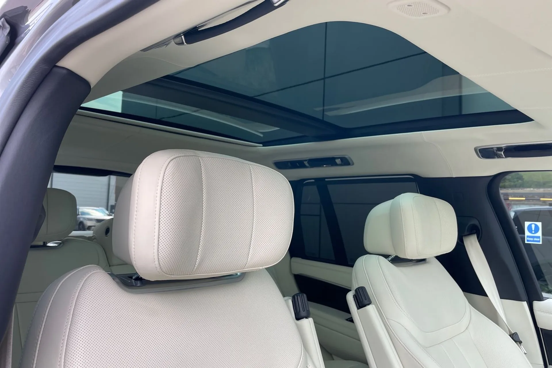 LAND ROVER RANGE ROVER thumbnail image number 8