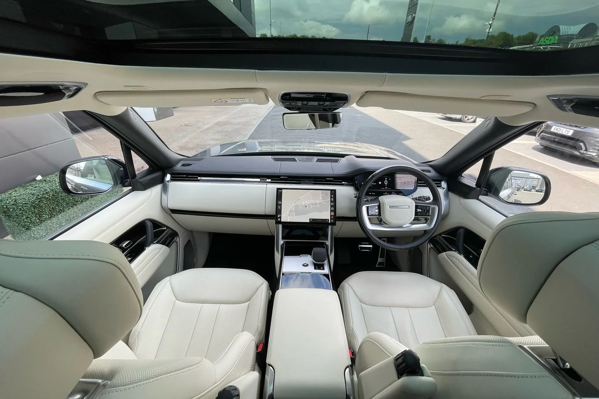 LAND ROVER RANGE ROVER thumbnail image number 4