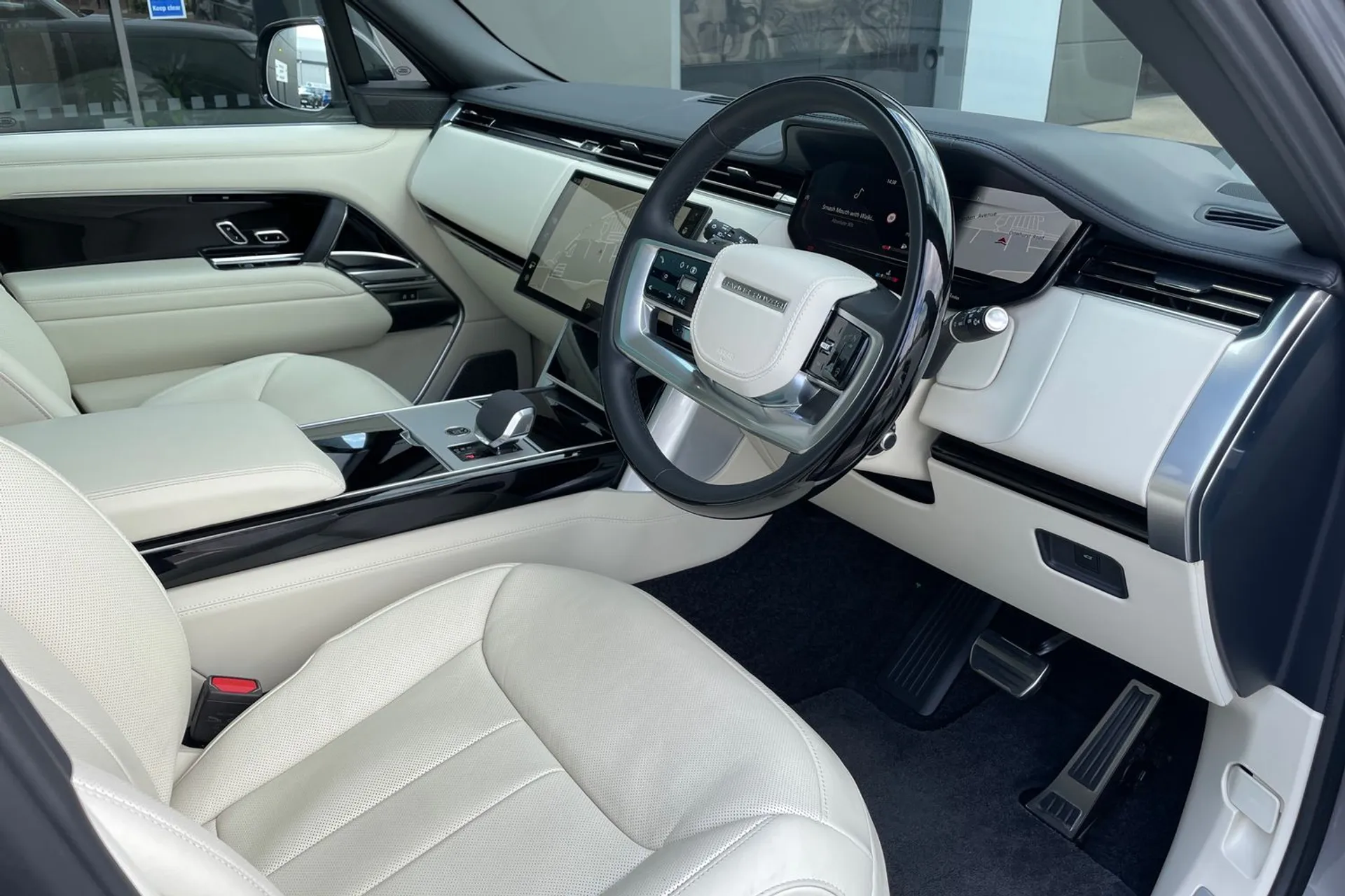 LAND ROVER RANGE ROVER thumbnail image number 22