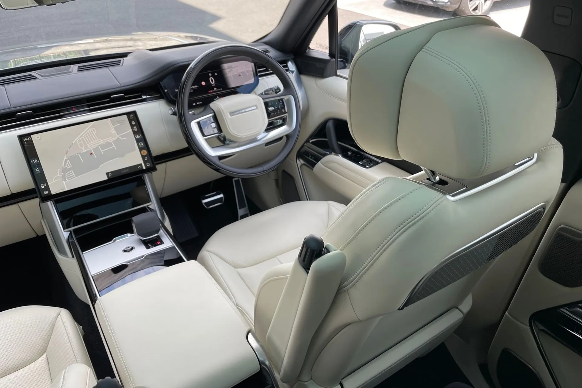 LAND ROVER RANGE ROVER thumbnail image number 48
