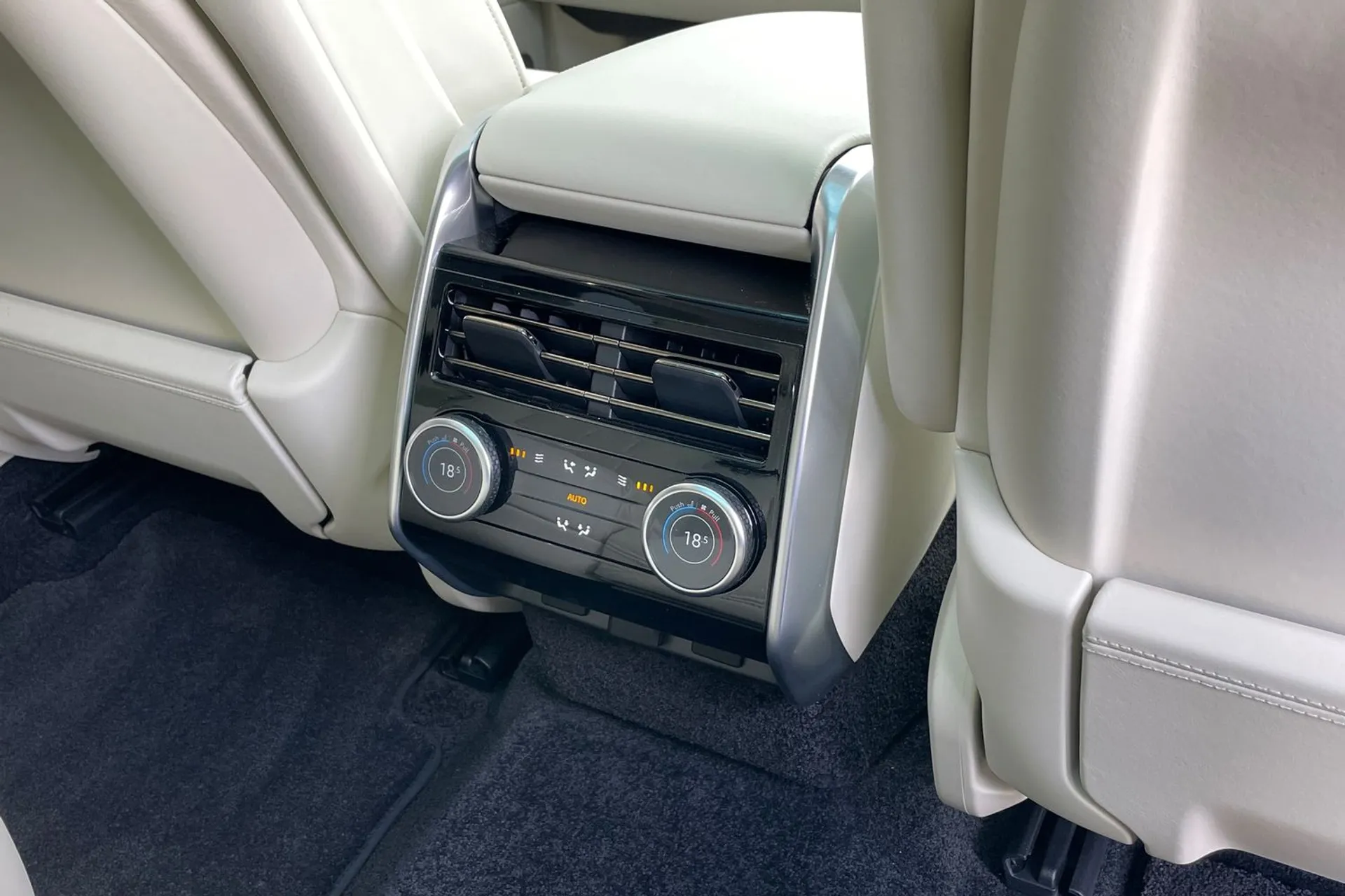 LAND ROVER RANGE ROVER thumbnail image number 66