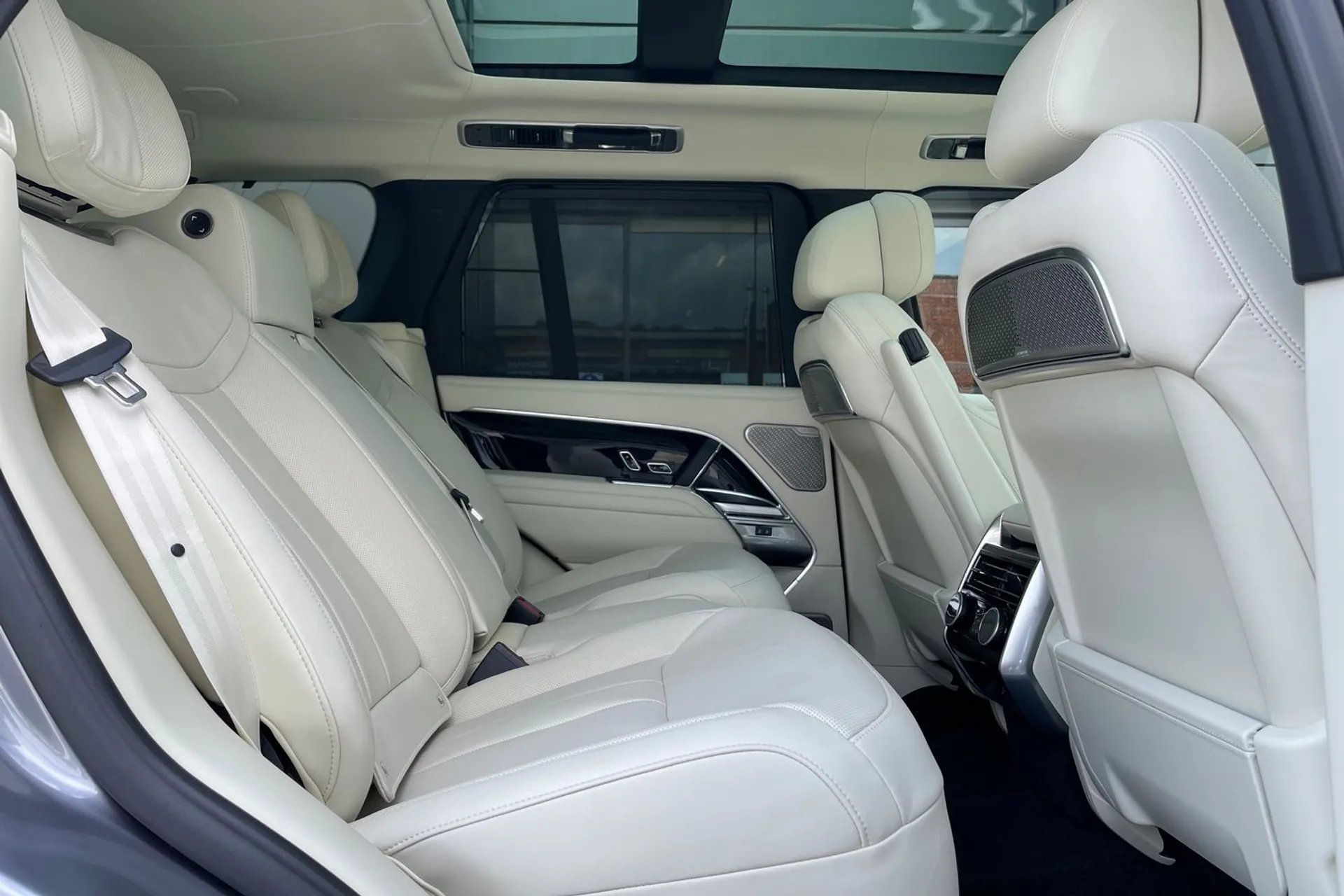 LAND ROVER RANGE ROVER thumbnail image number 27