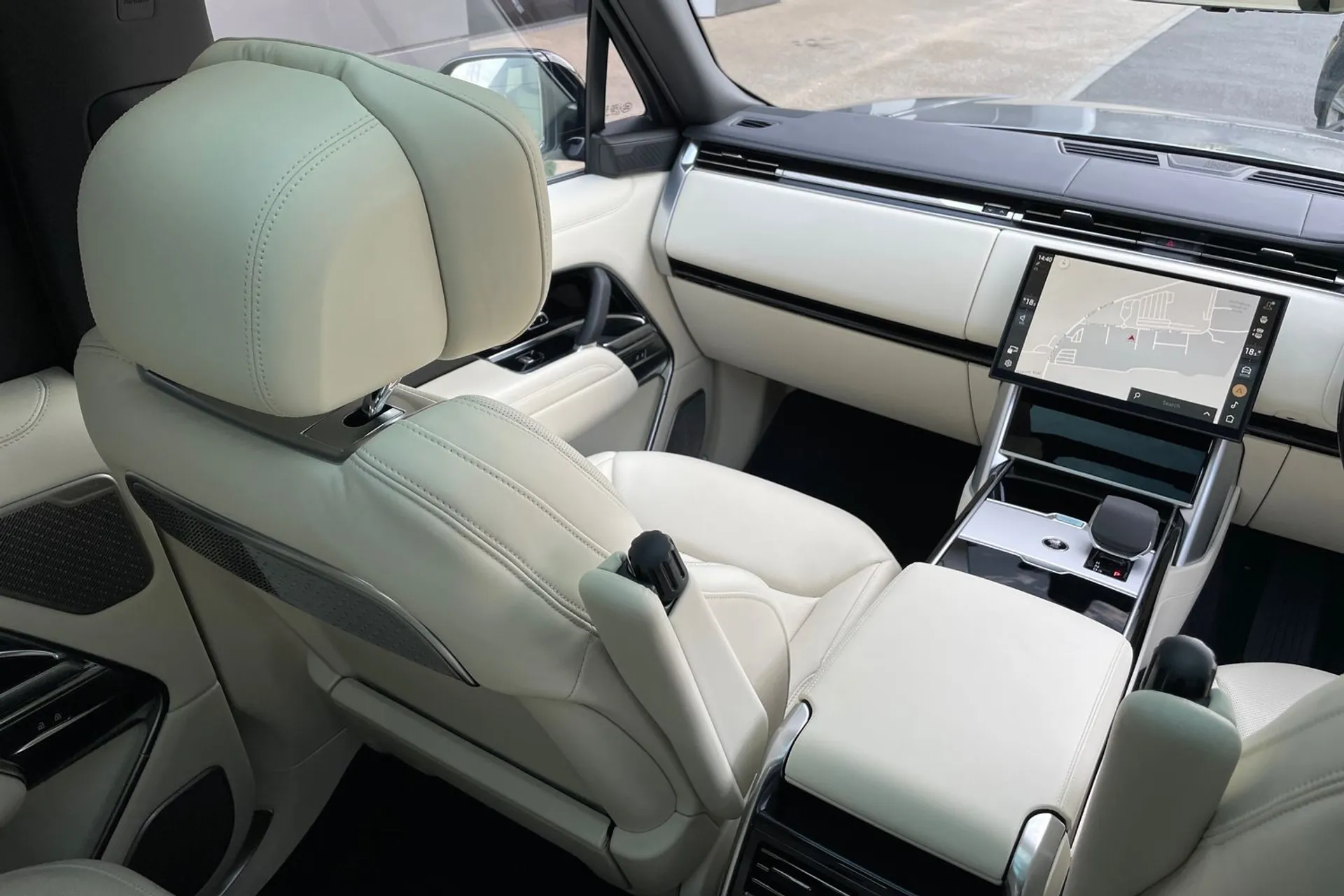 LAND ROVER RANGE ROVER thumbnail image number 47