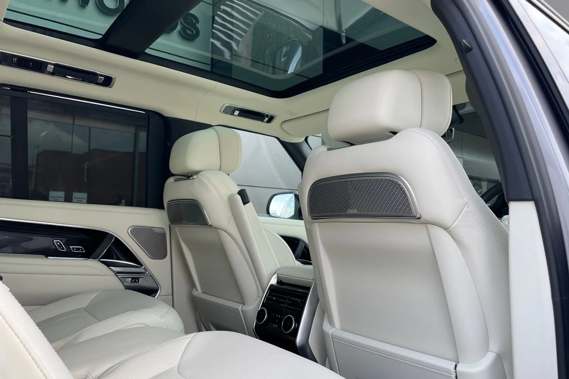 LAND ROVER RANGE ROVER thumbnail image number 41