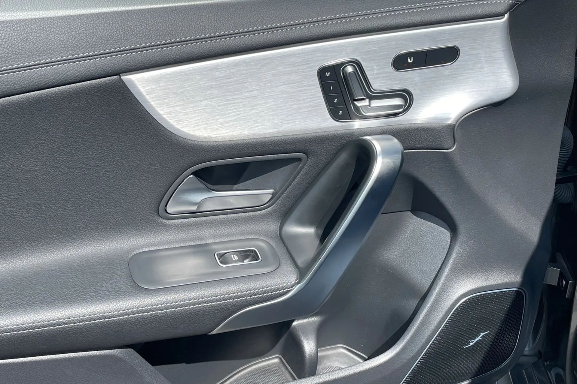 MERCEDES-BENZ CLA thumbnail image number 19