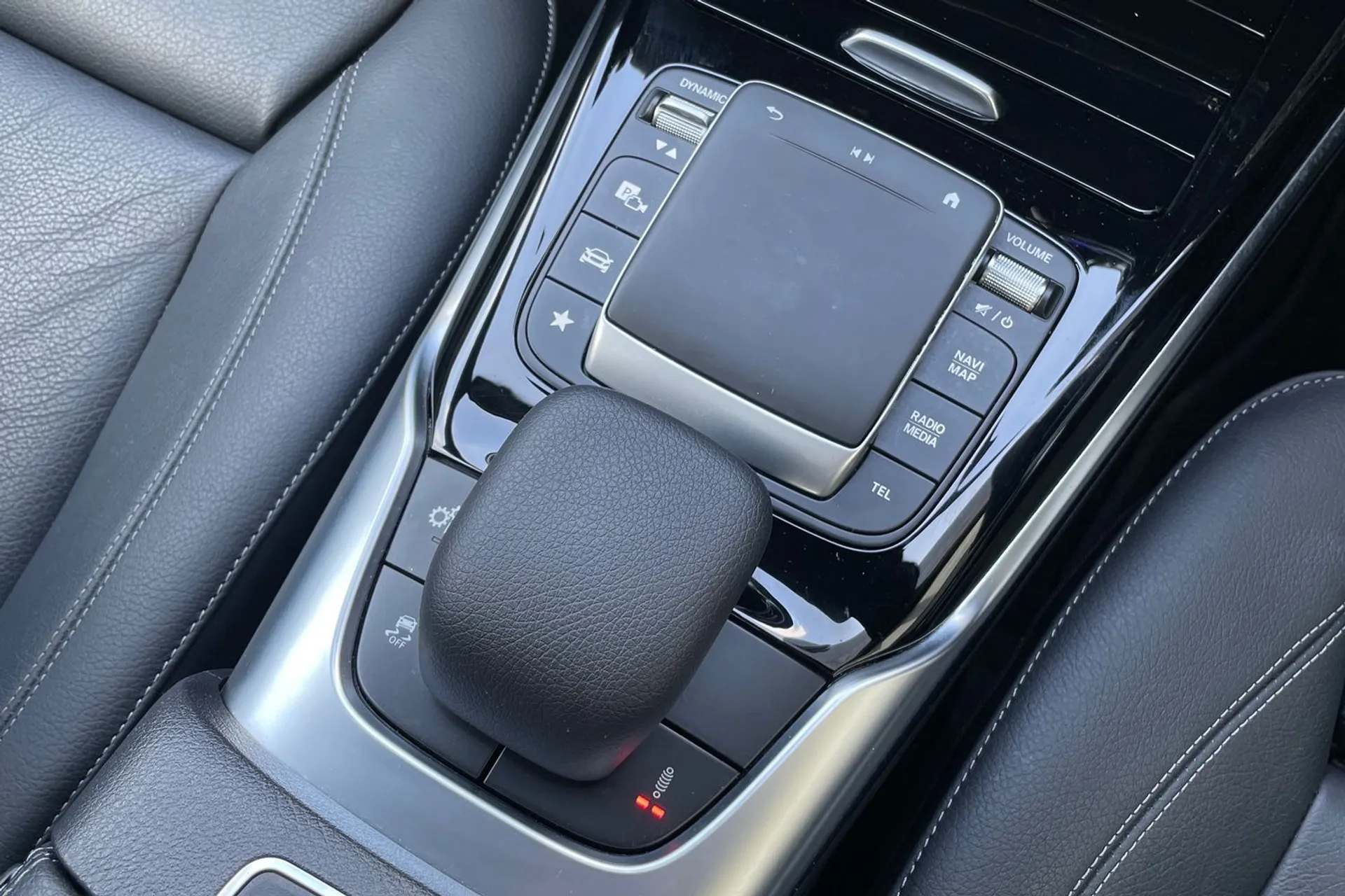 MERCEDES-BENZ CLA thumbnail image number 41
