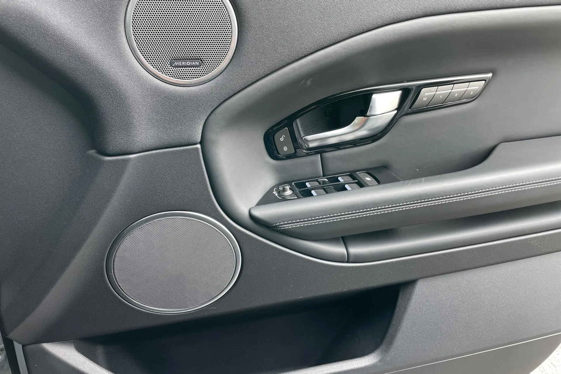 LAND ROVER RANGE ROVER EVOQUE thumbnail image number 47