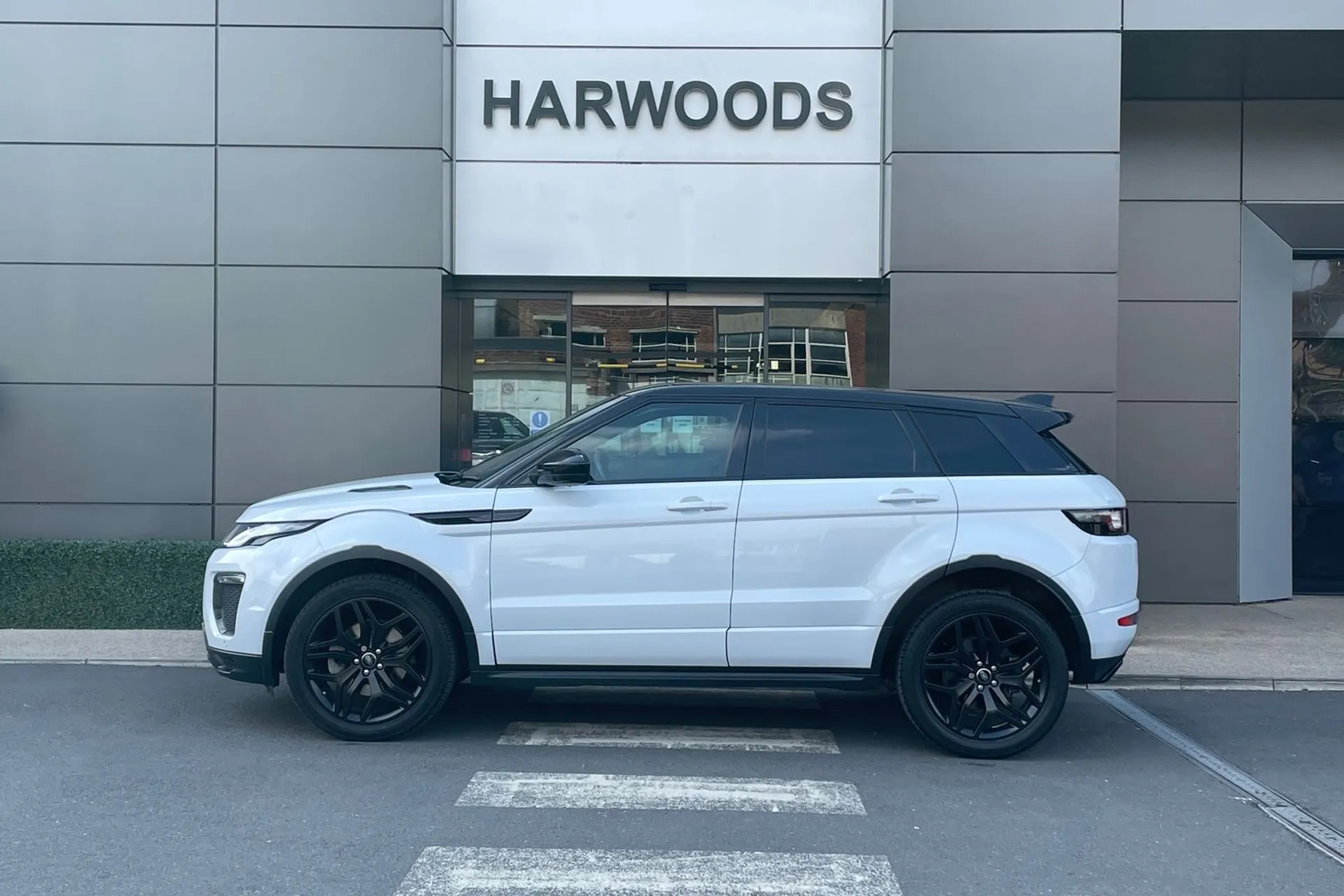 LAND ROVER RANGE ROVER EVOQUE thumbnail image number 10