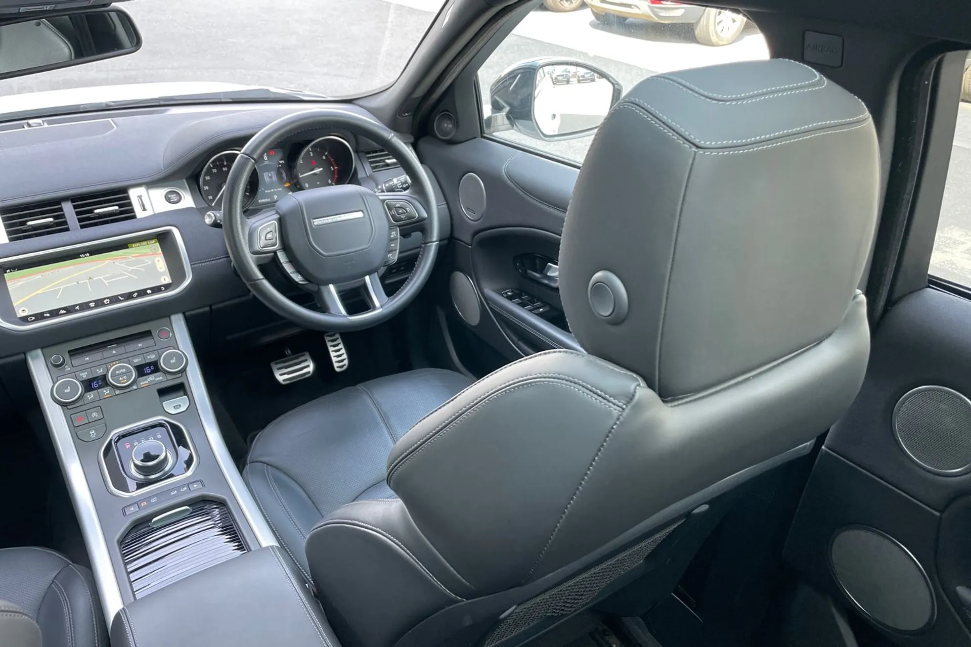 LAND ROVER RANGE ROVER EVOQUE thumbnail image number 40