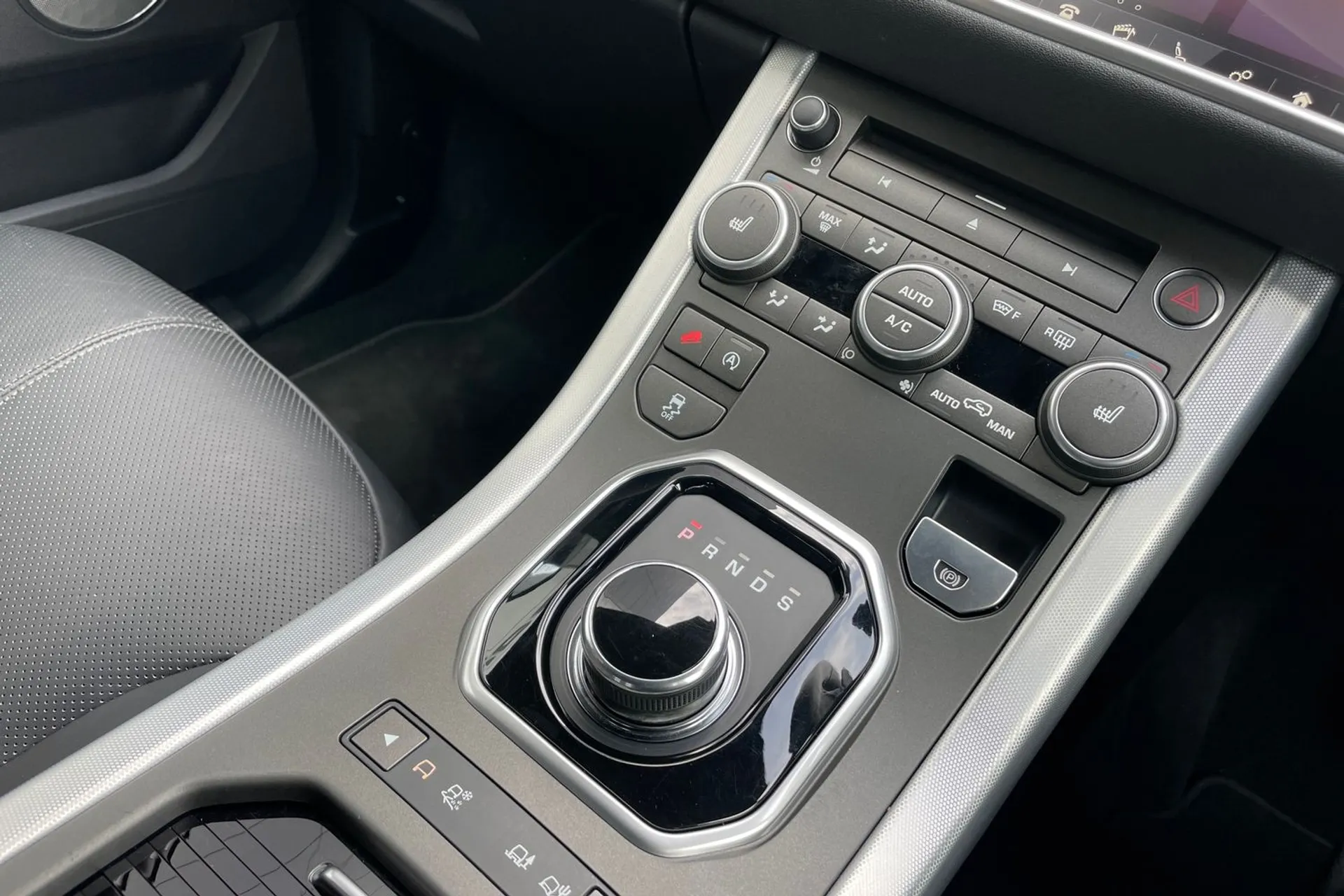 LAND ROVER RANGE ROVER EVOQUE thumbnail image number 49