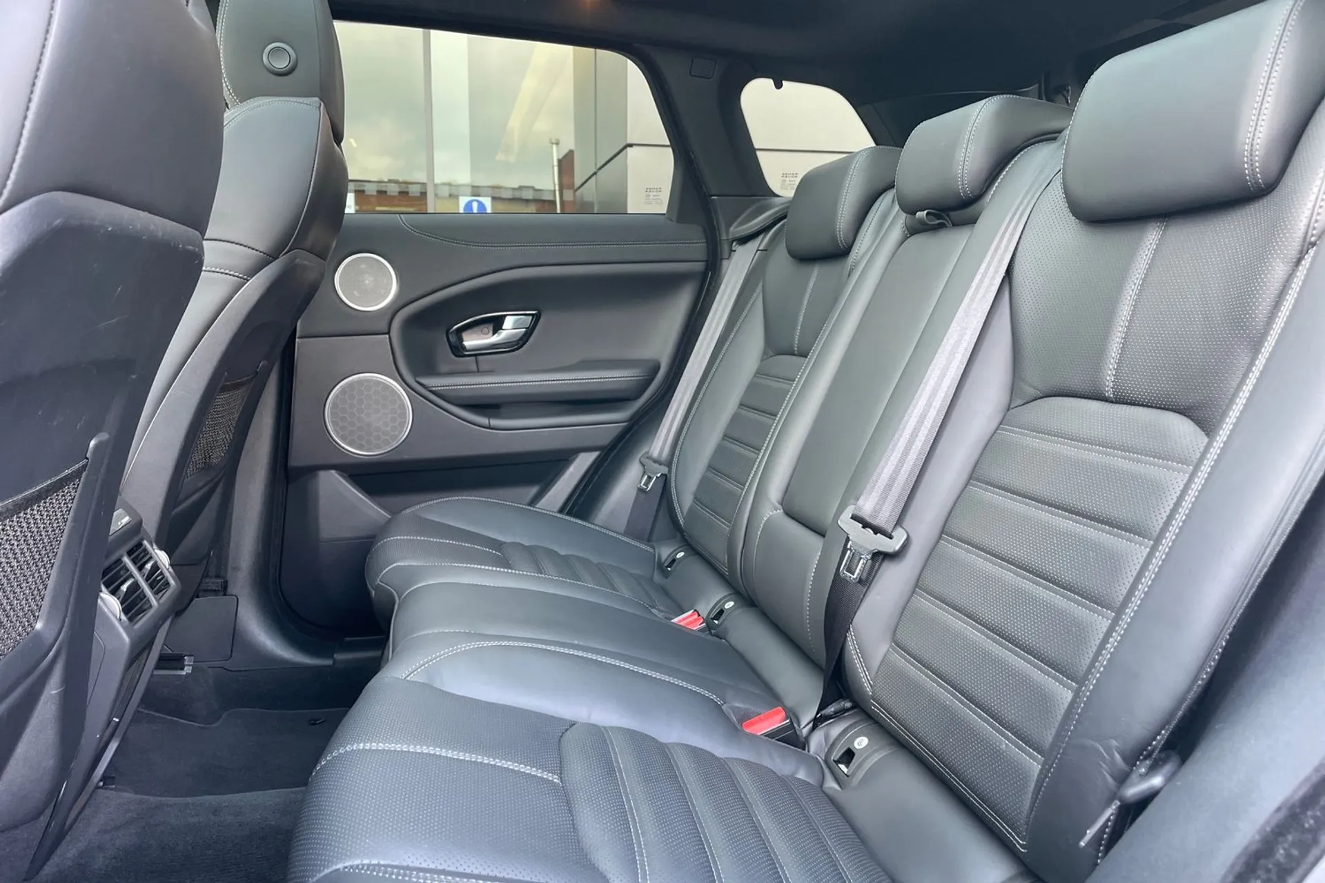 LAND ROVER RANGE ROVER EVOQUE thumbnail image number 37