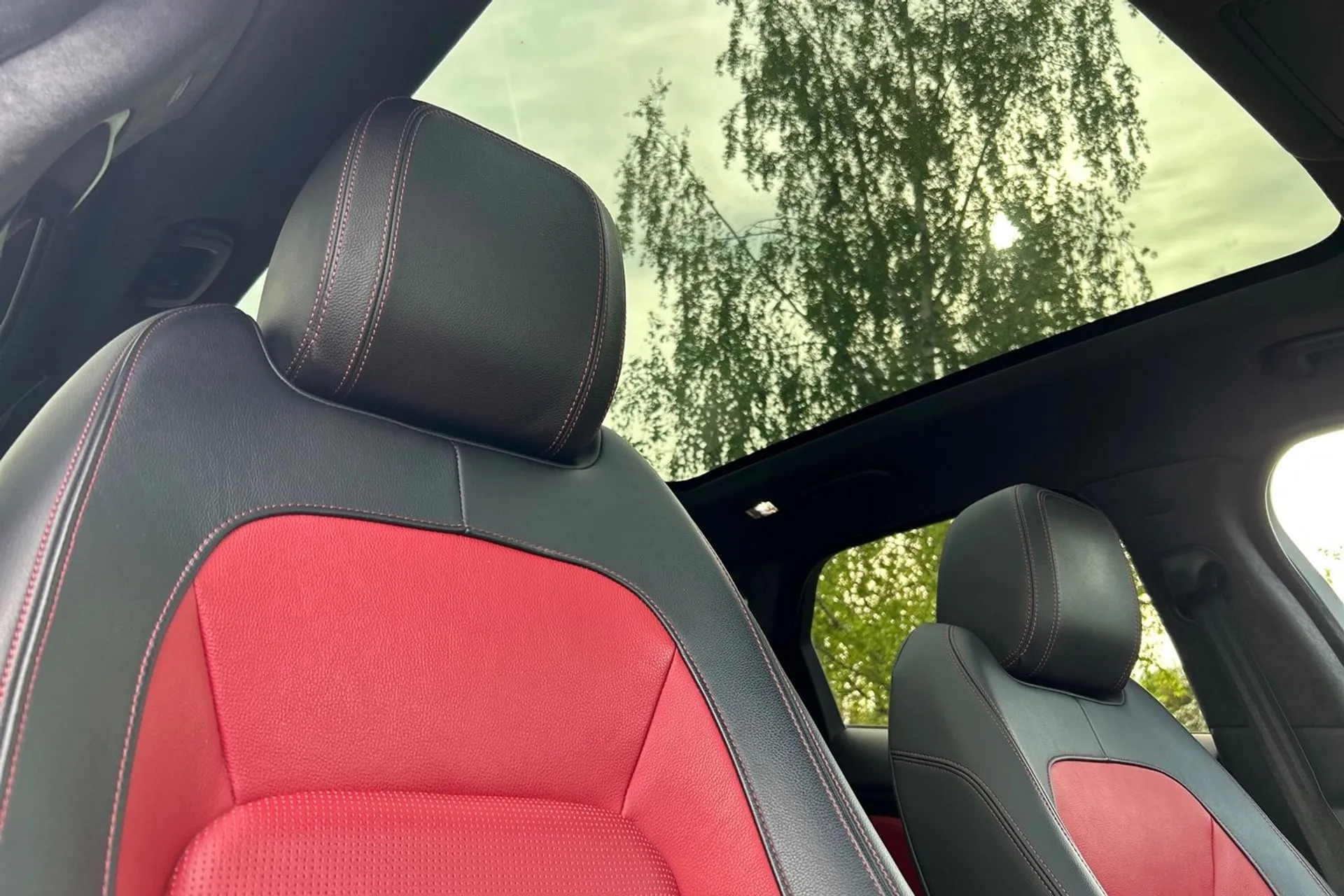 Jaguar F-PACE thumbnail image number 50