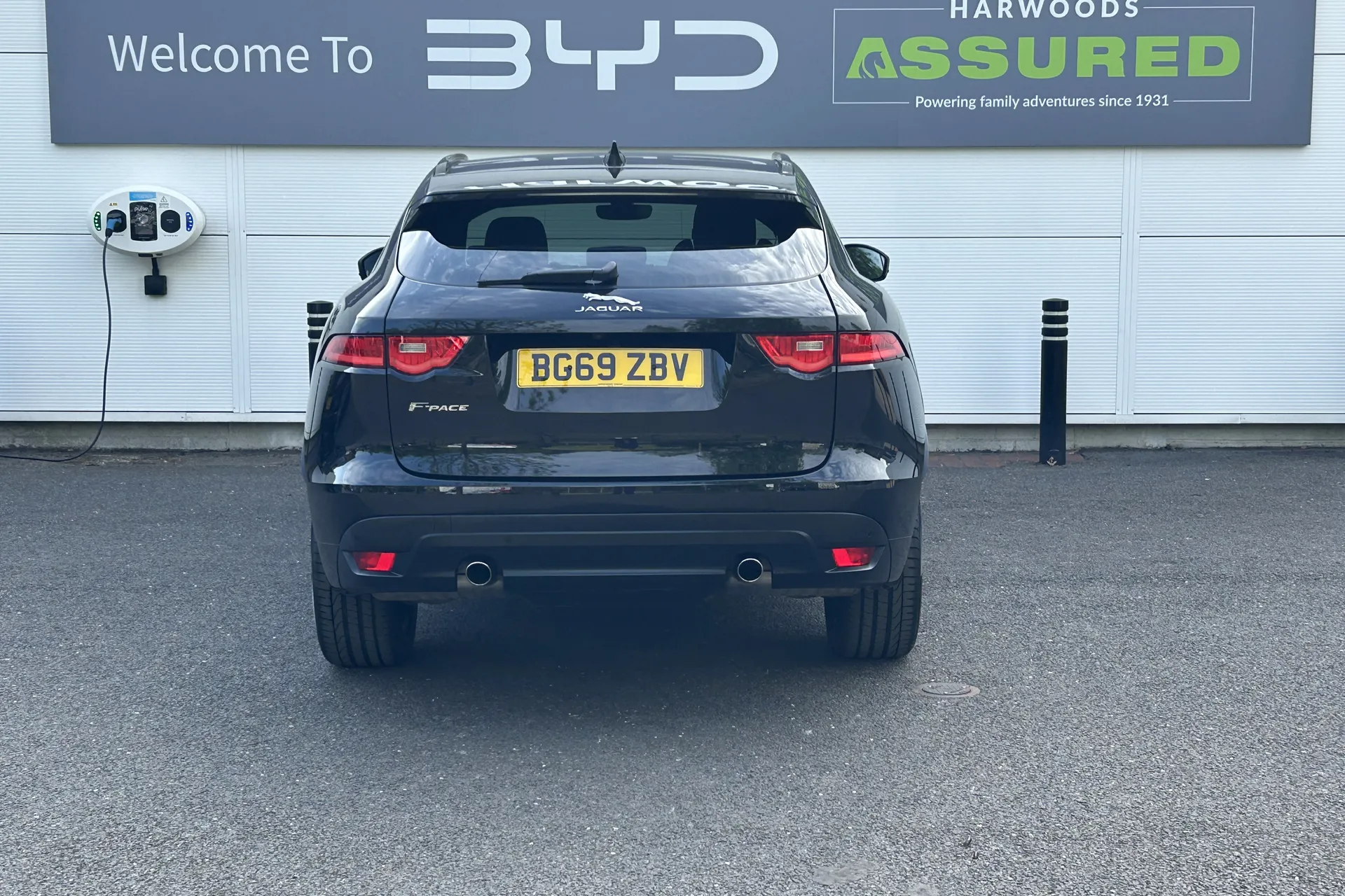 Jaguar F-PACE thumbnail image number 8