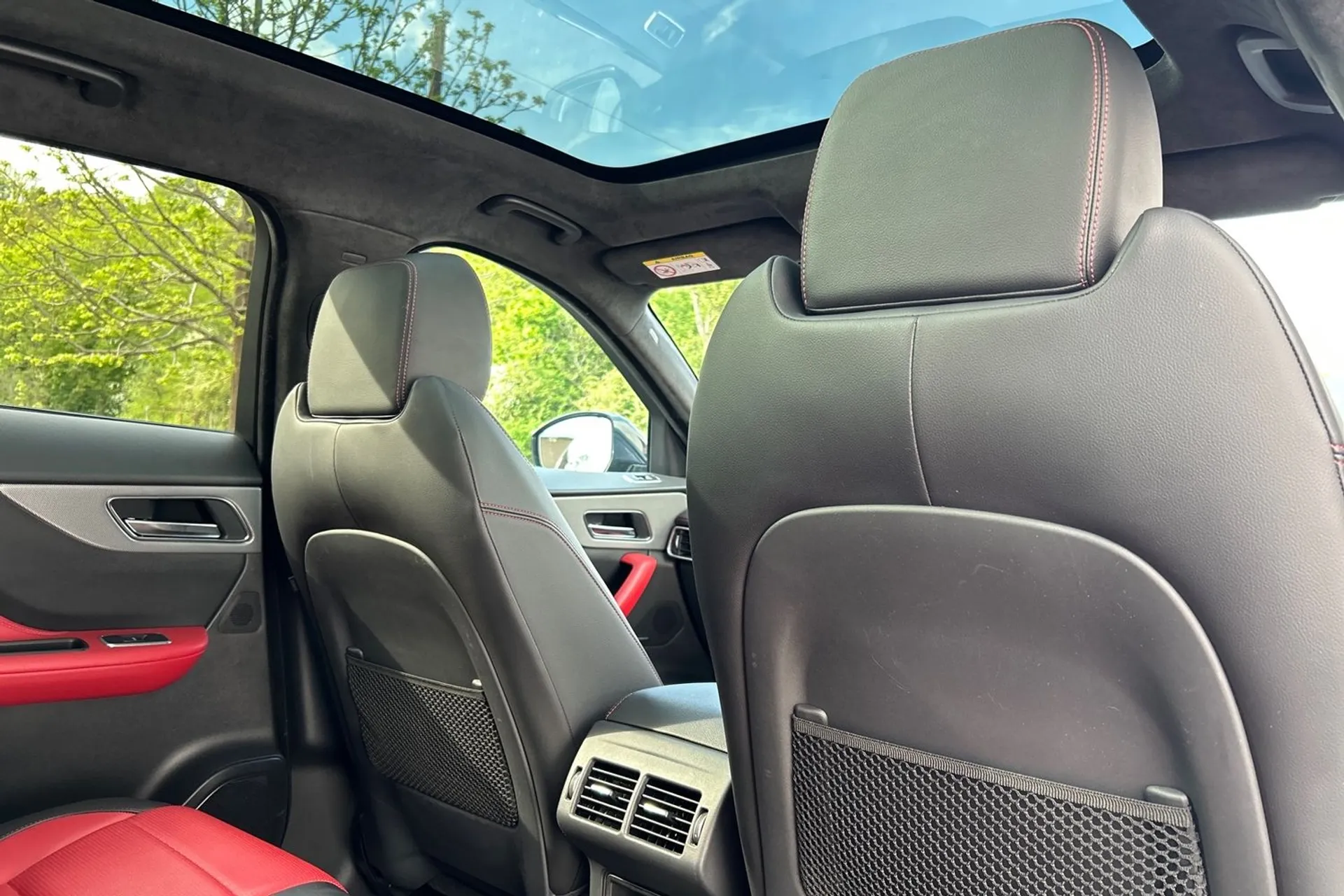 Jaguar F-PACE thumbnail image number 11