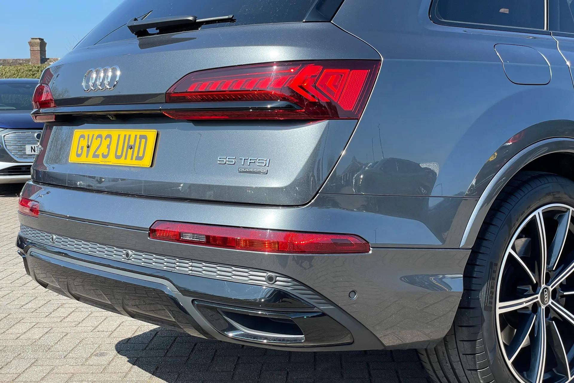 Audi Q7 thumbnail image number 35