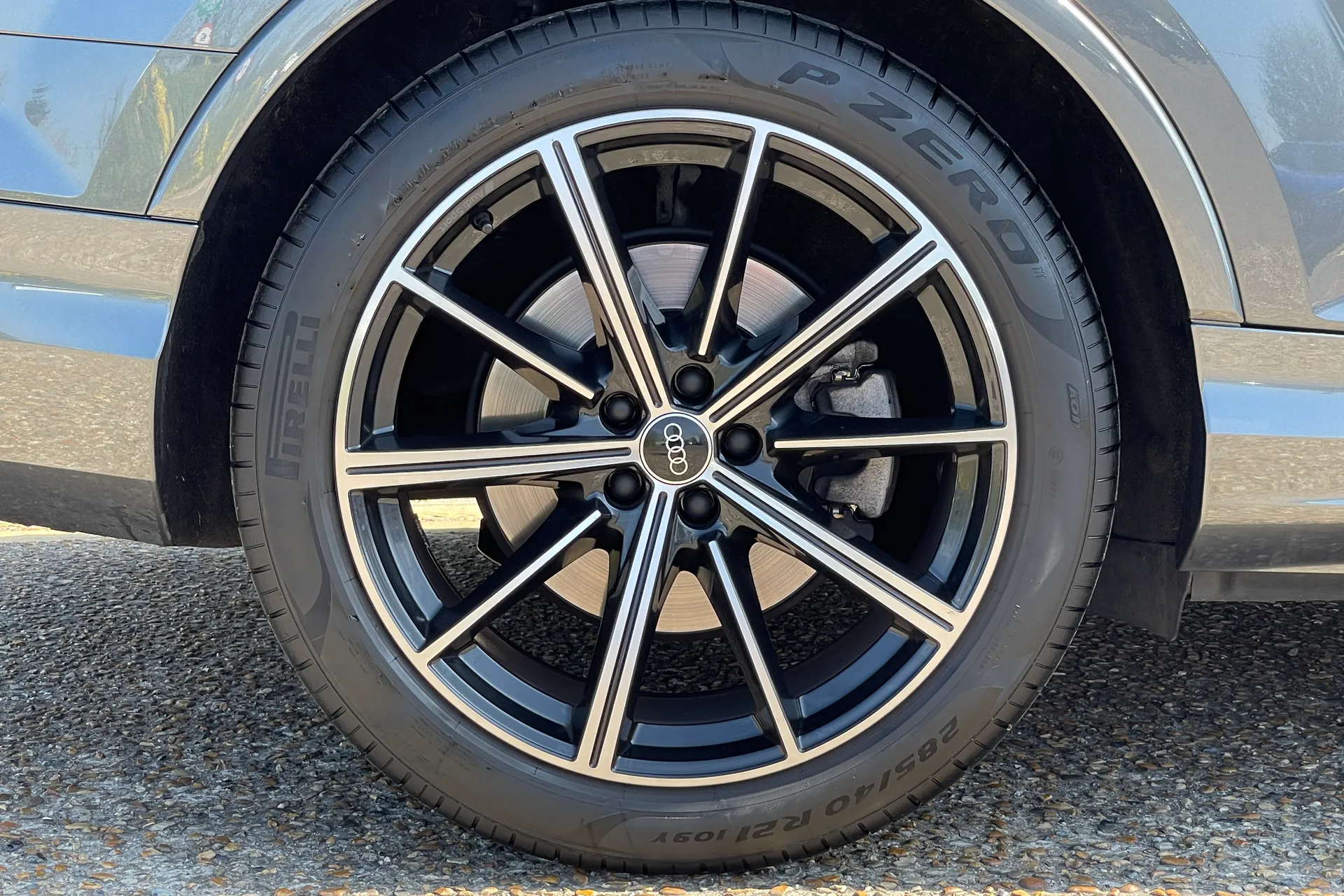 Audi Q7 thumbnail image number 8