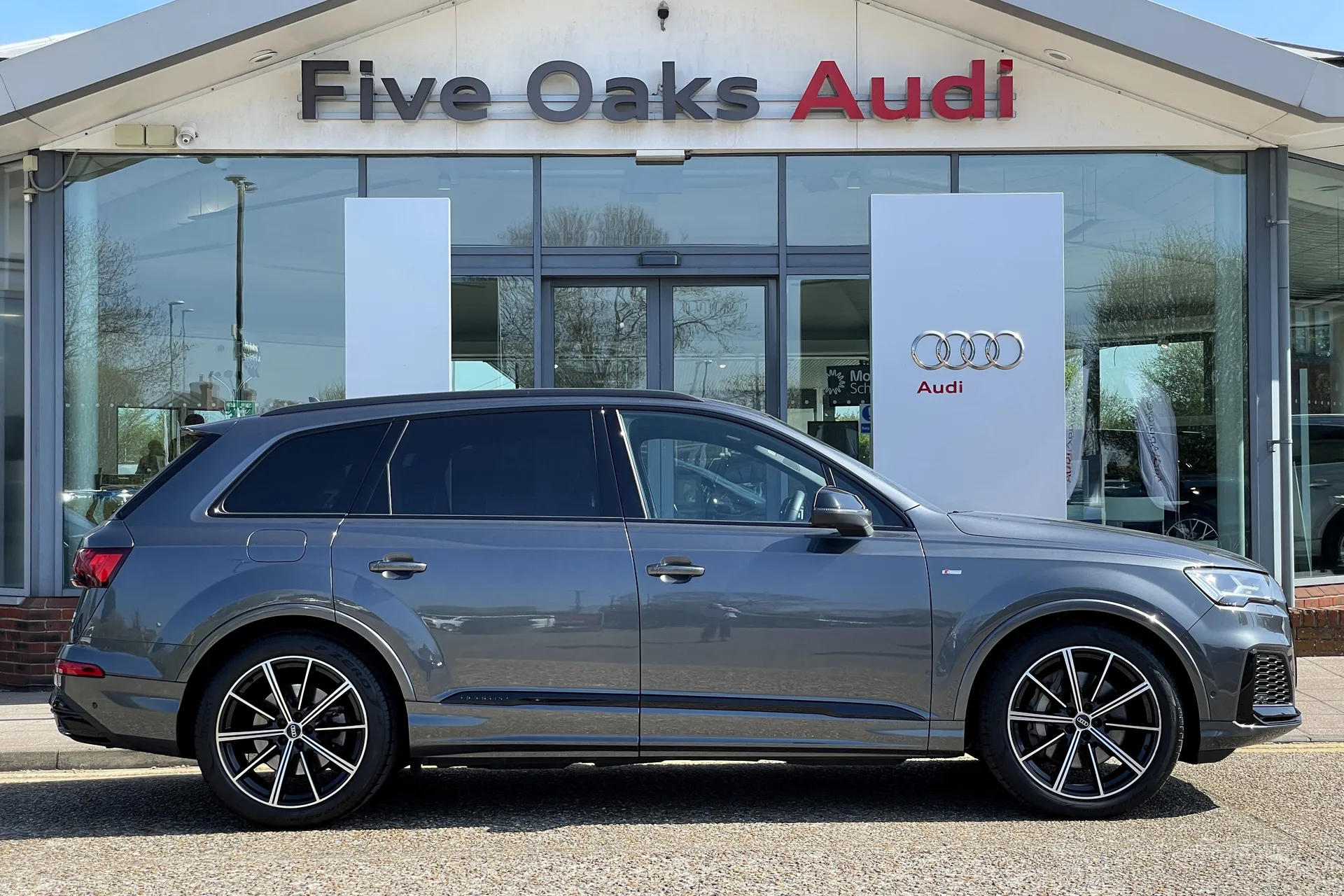 Audi Q7 thumbnail image number 2