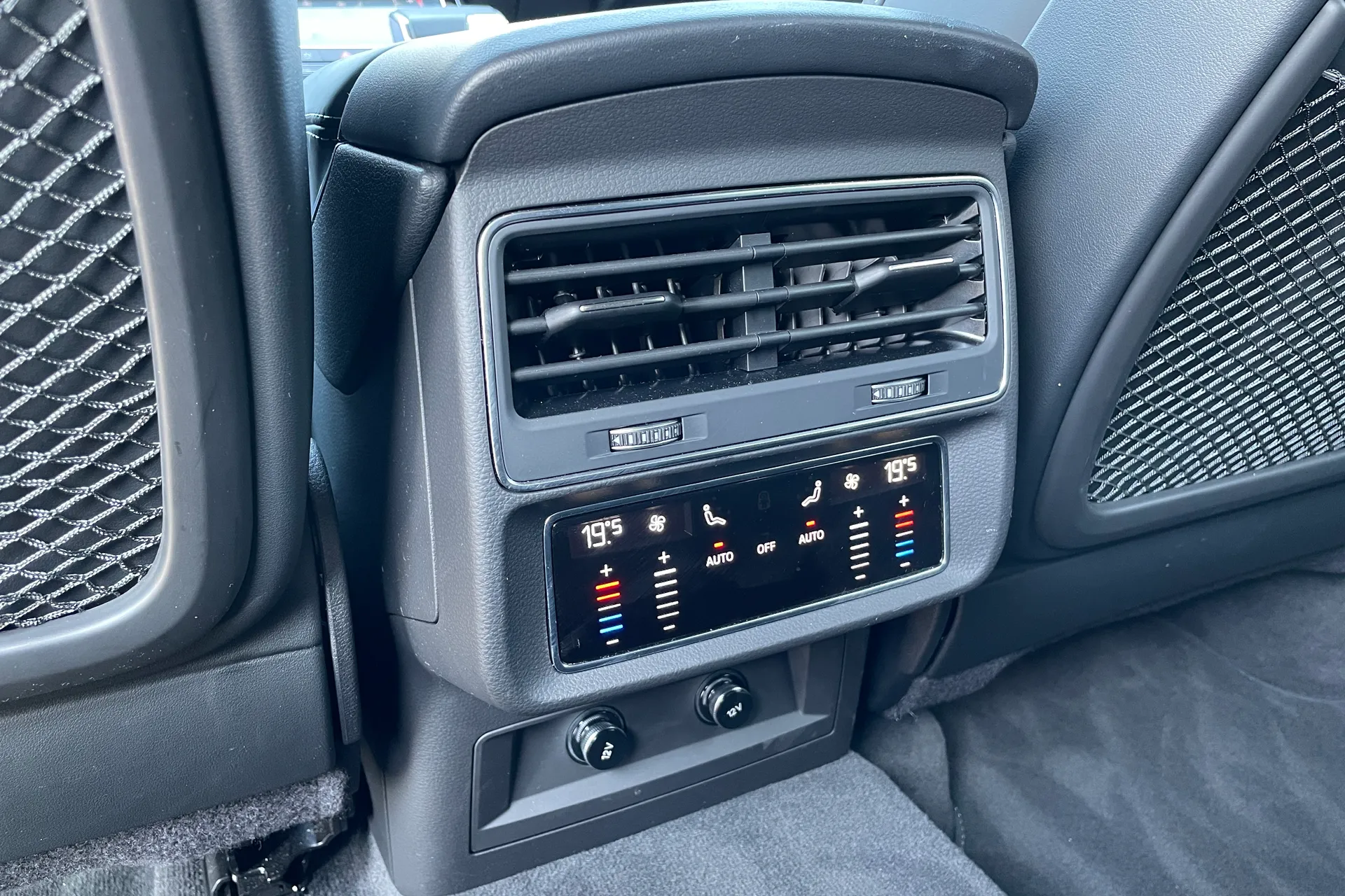 Audi Q7 thumbnail image number 50