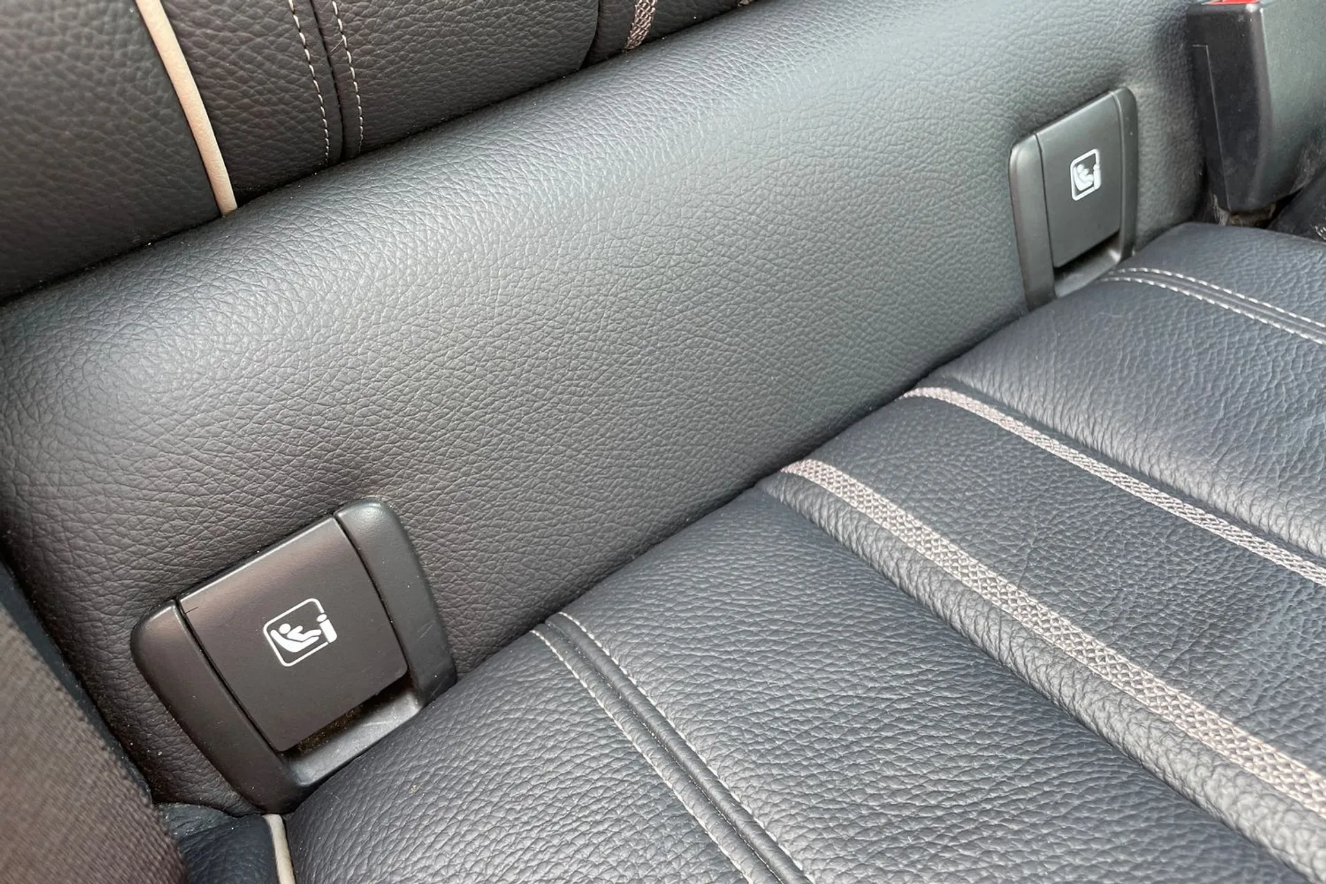 BMW 5 SERIES thumbnail image number 38