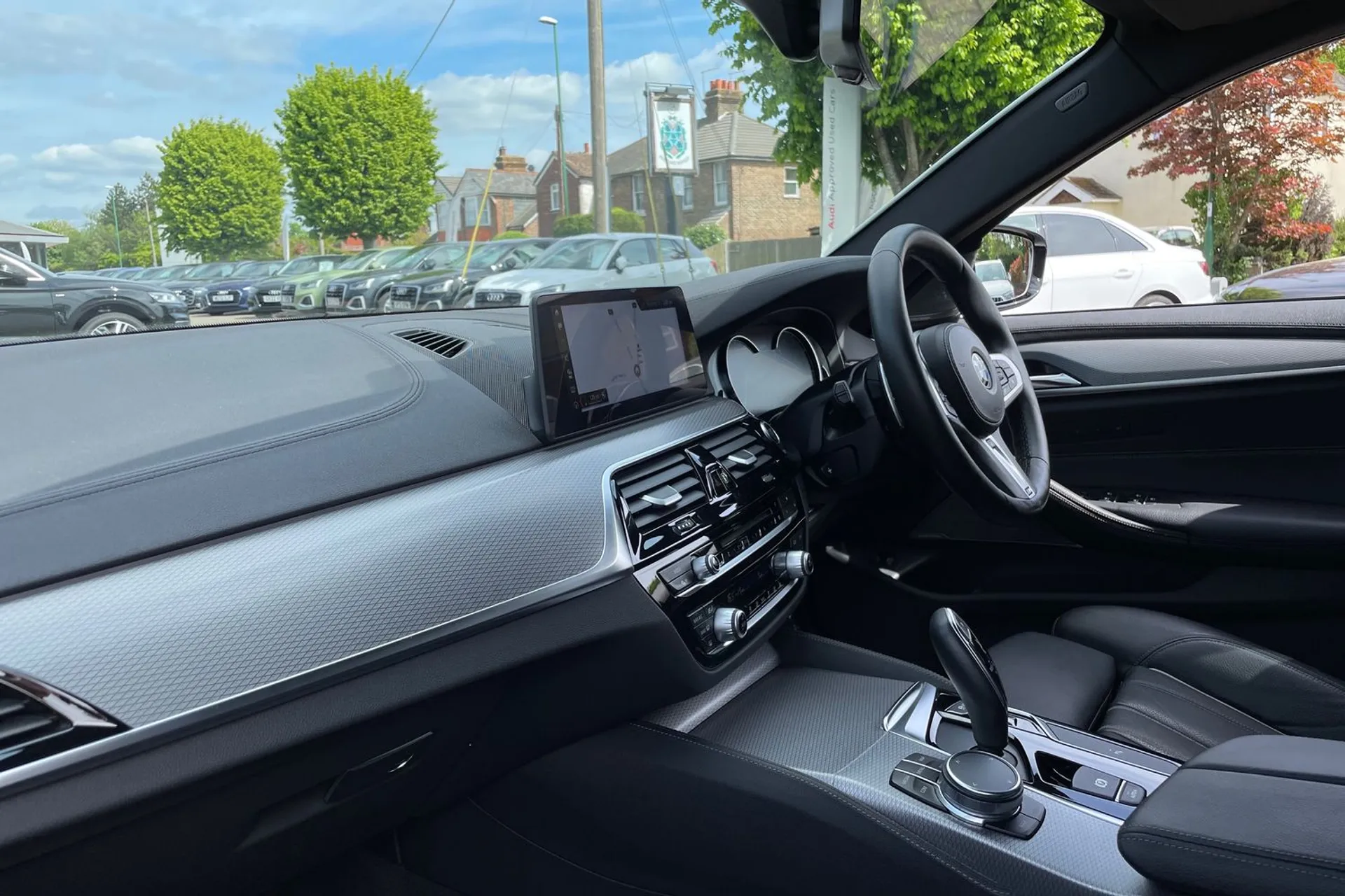 BMW 5 SERIES thumbnail image number 24
