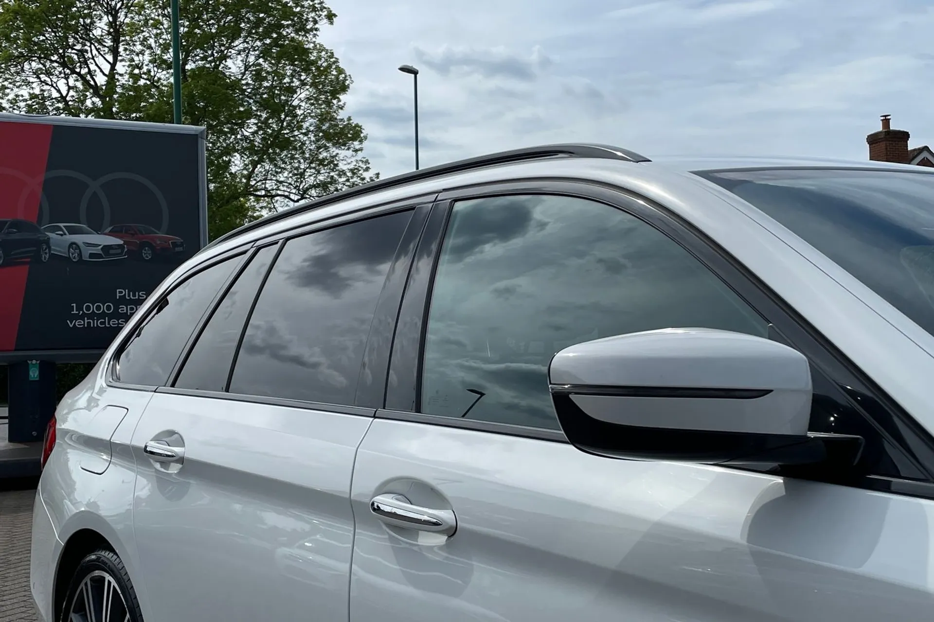BMW 5 SERIES thumbnail image number 41