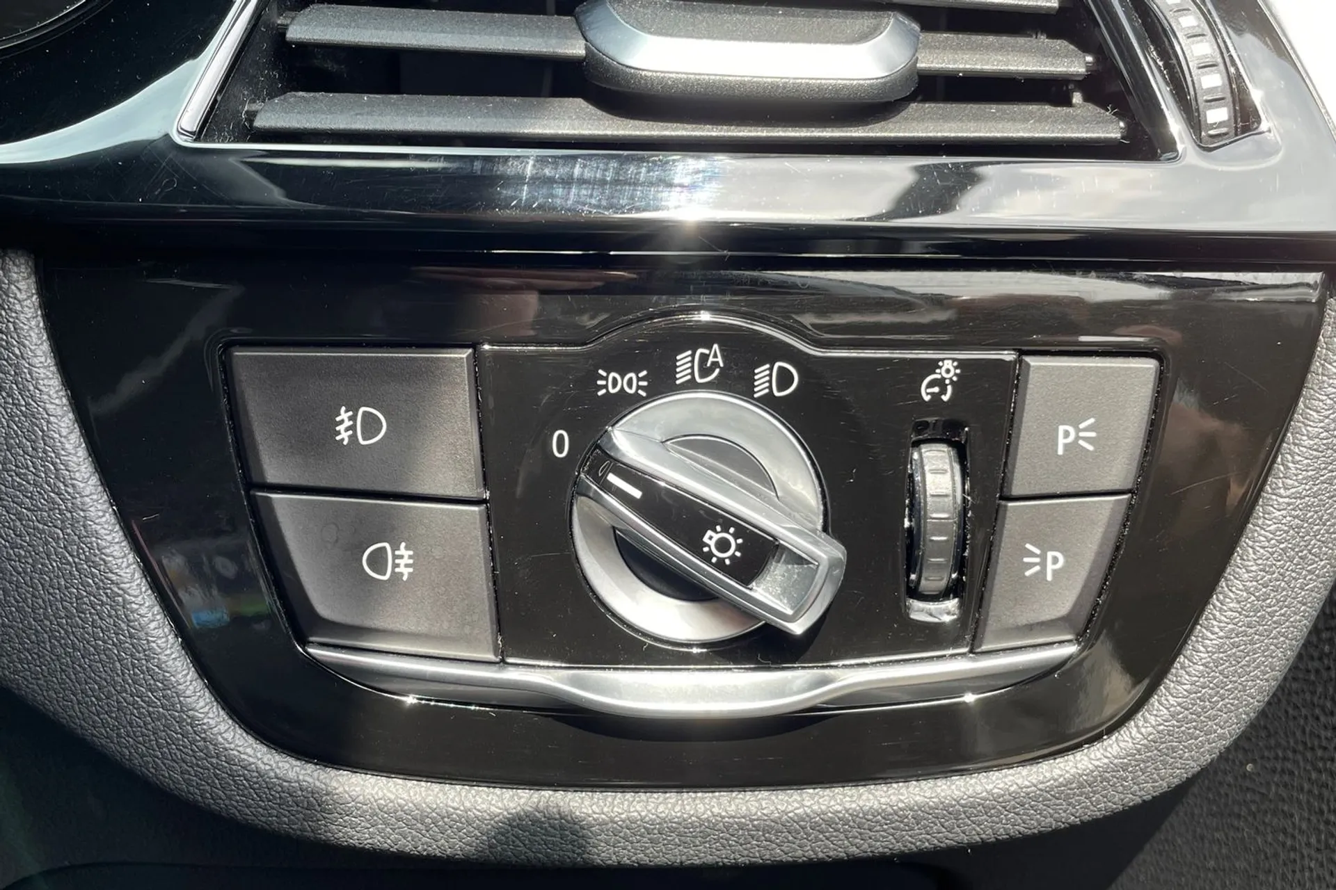 BMW 5 SERIES thumbnail image number 18