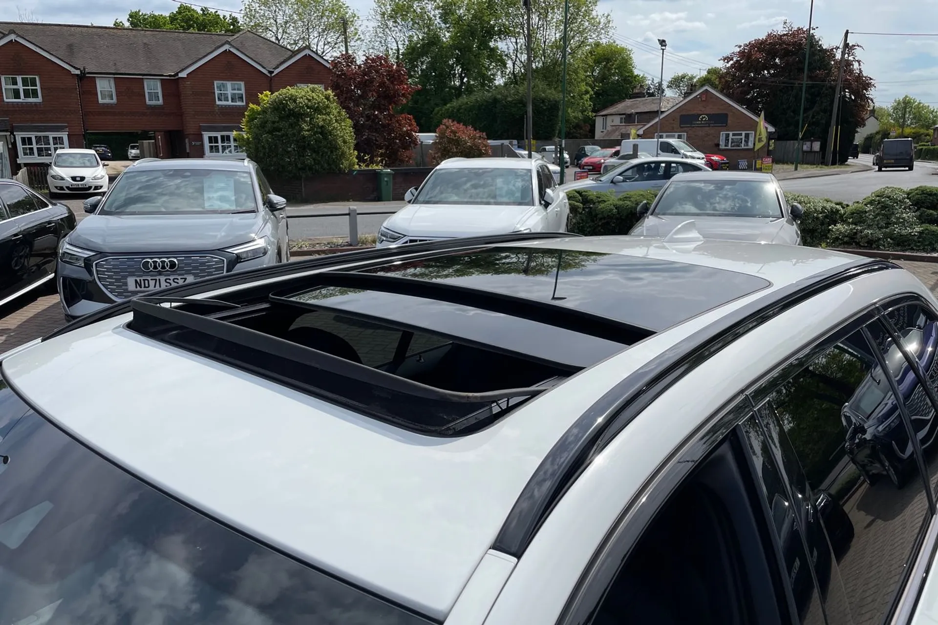 BMW 5 SERIES thumbnail image number 9