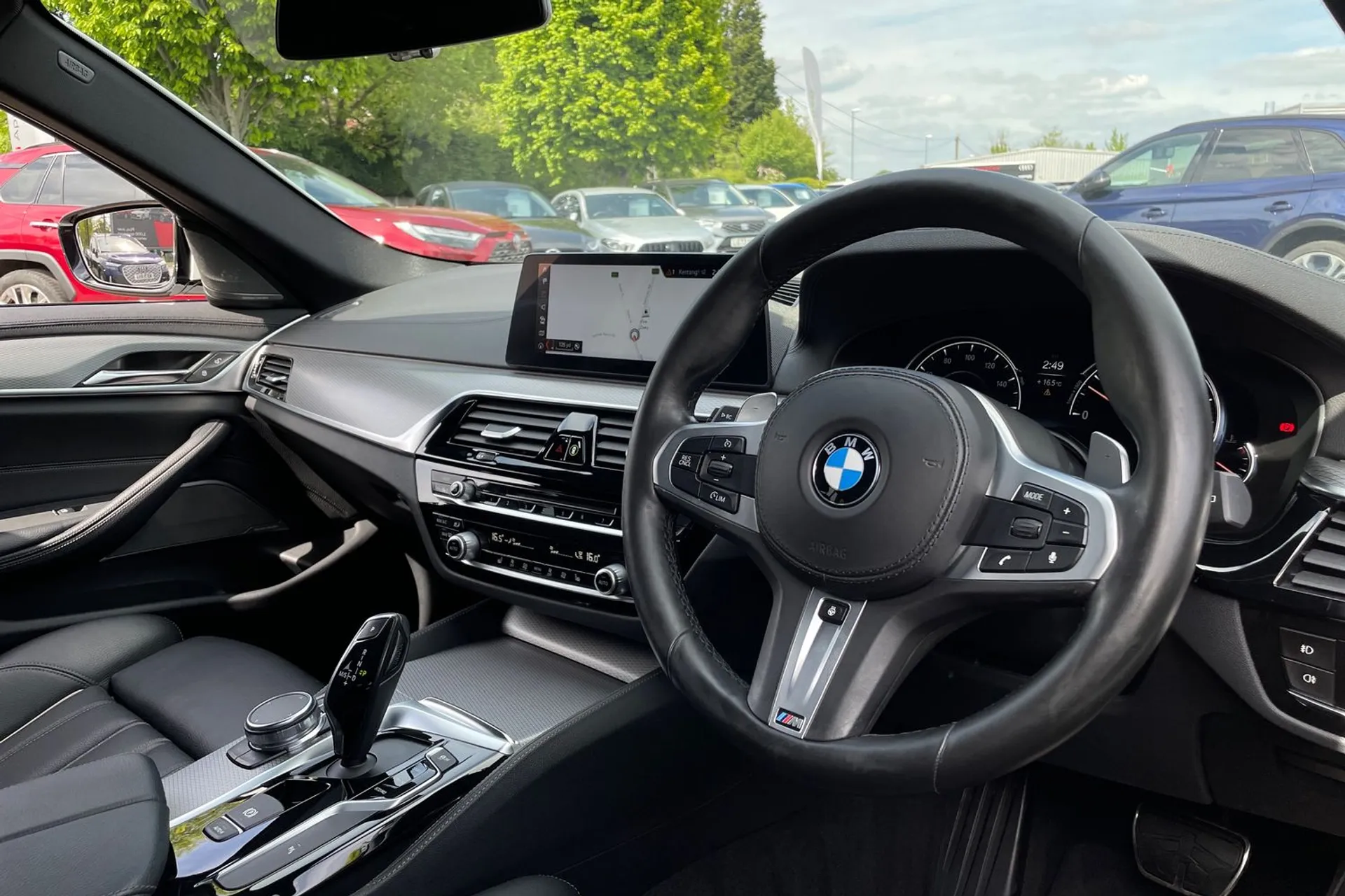 BMW 5 SERIES thumbnail image number 23